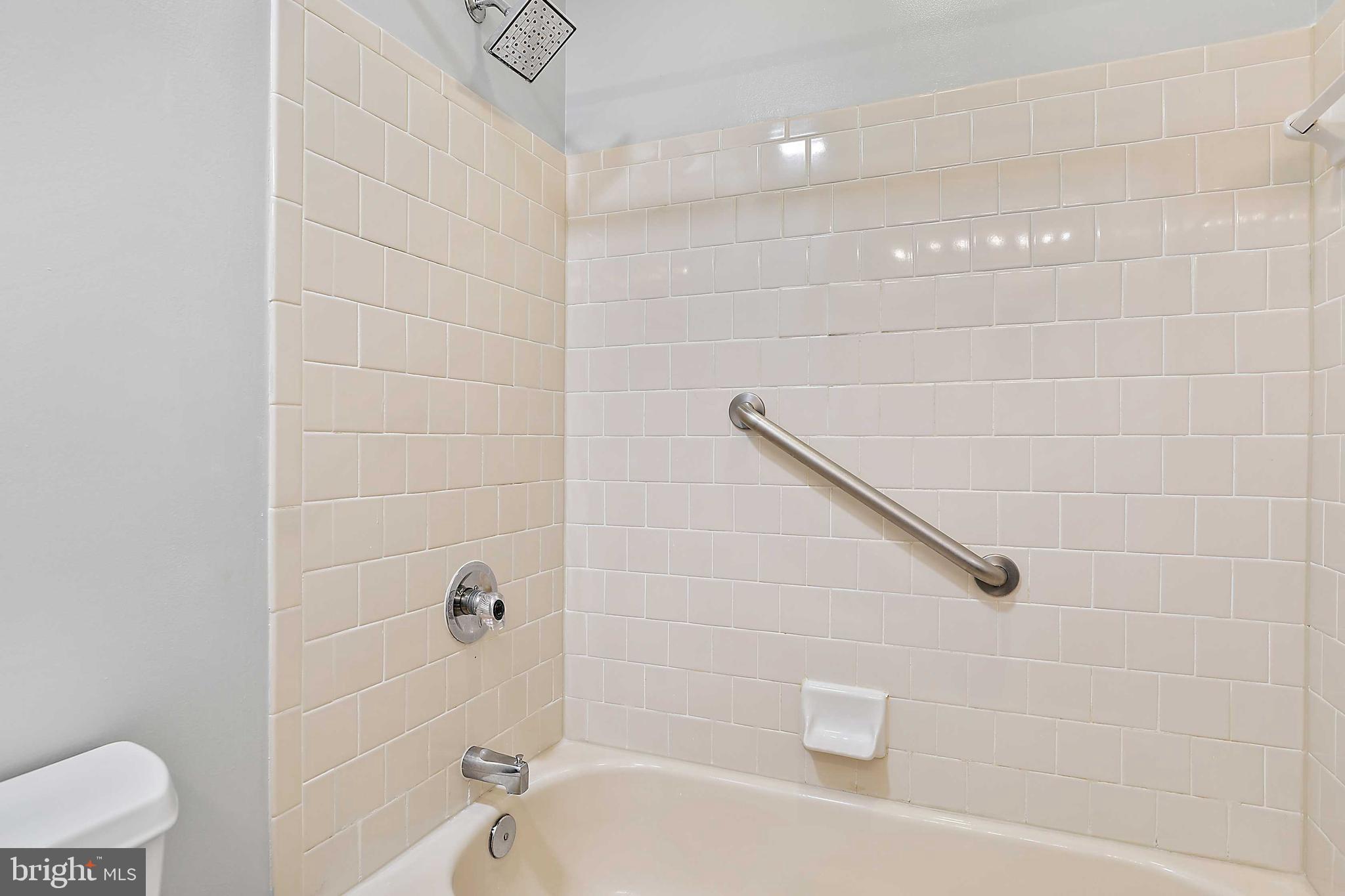 LOVETON FARMS - Residential Lease