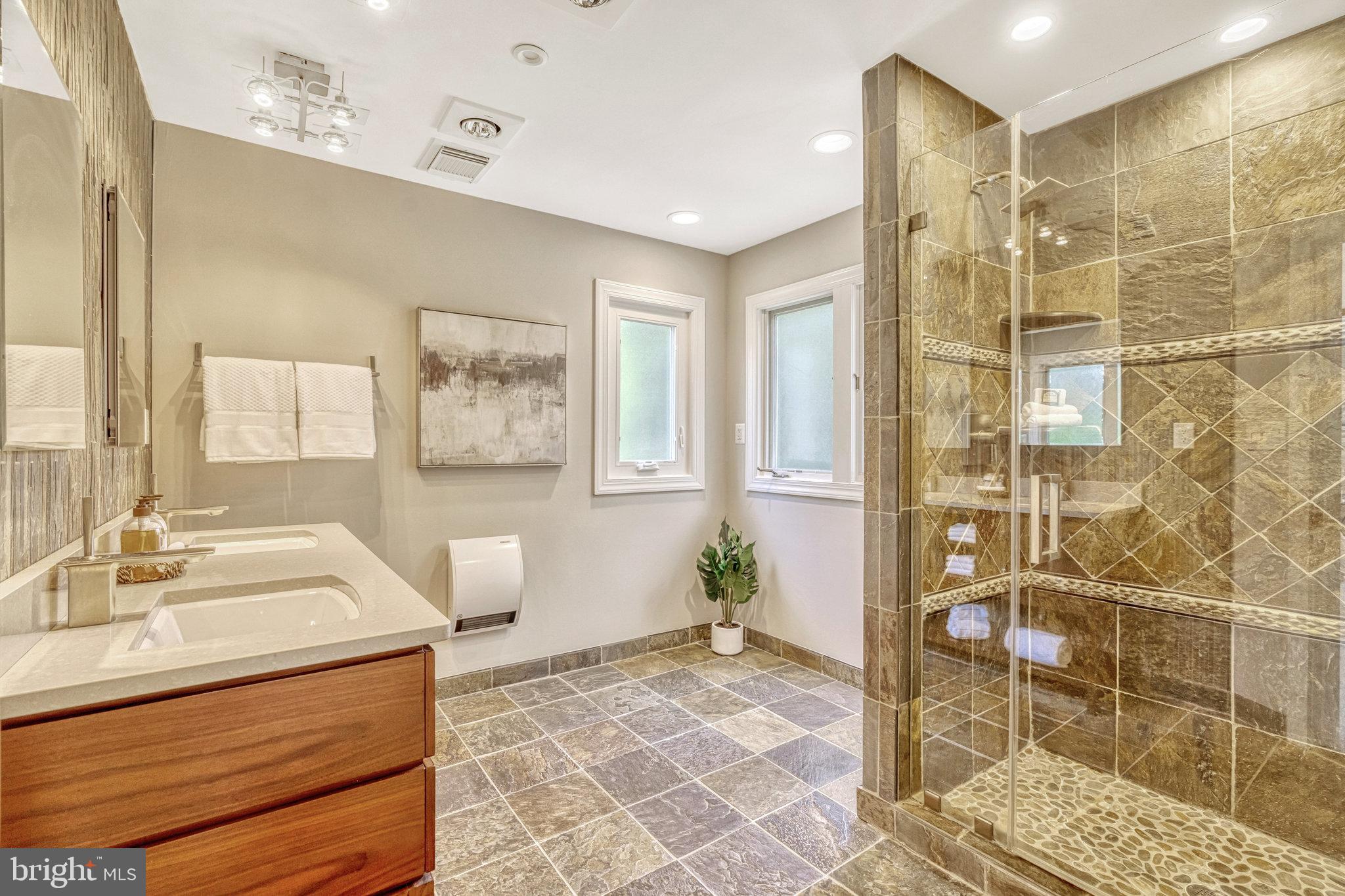 SOUTH RIDING - Residential