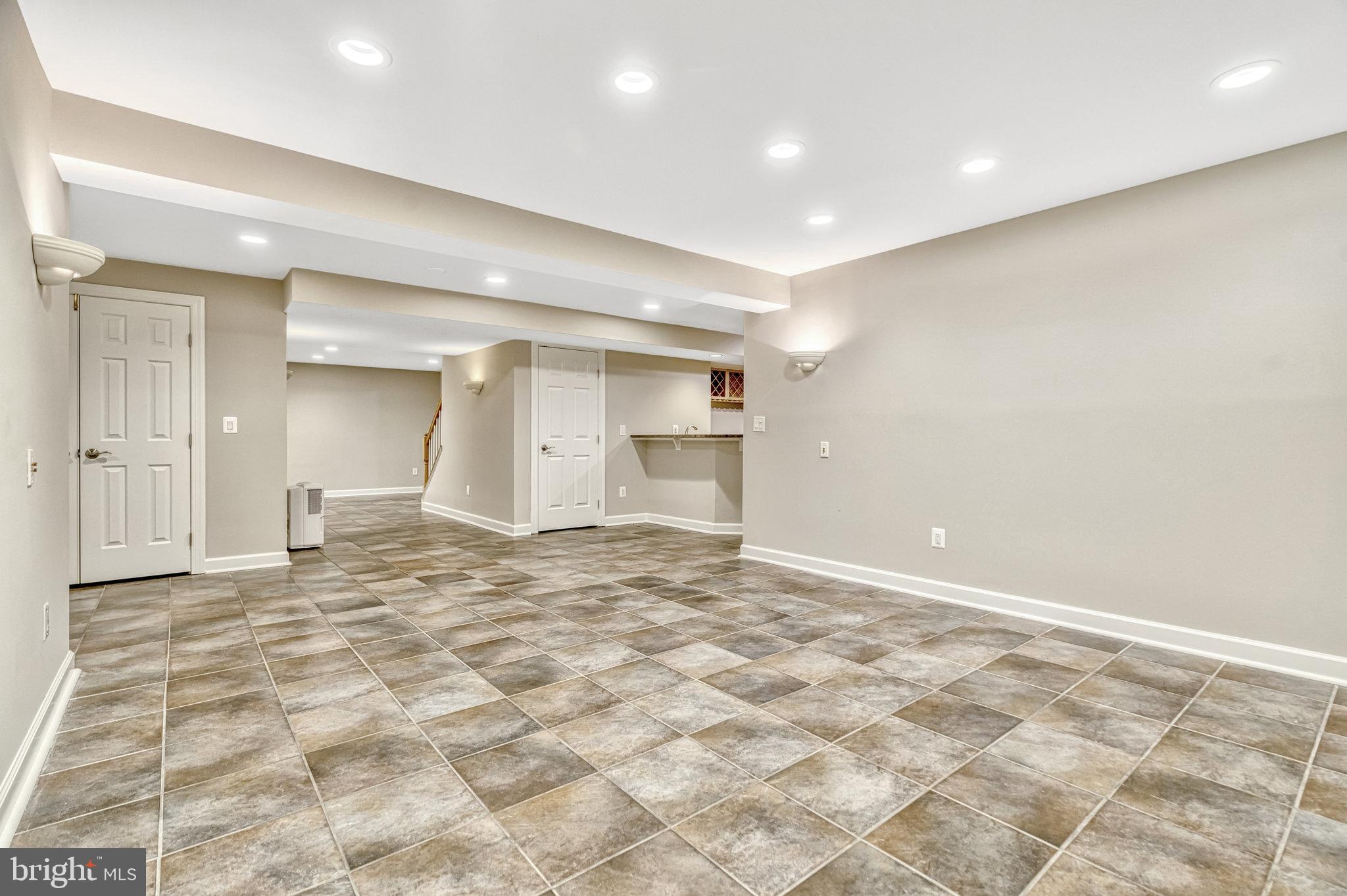 SOUTH RIDING - Residential