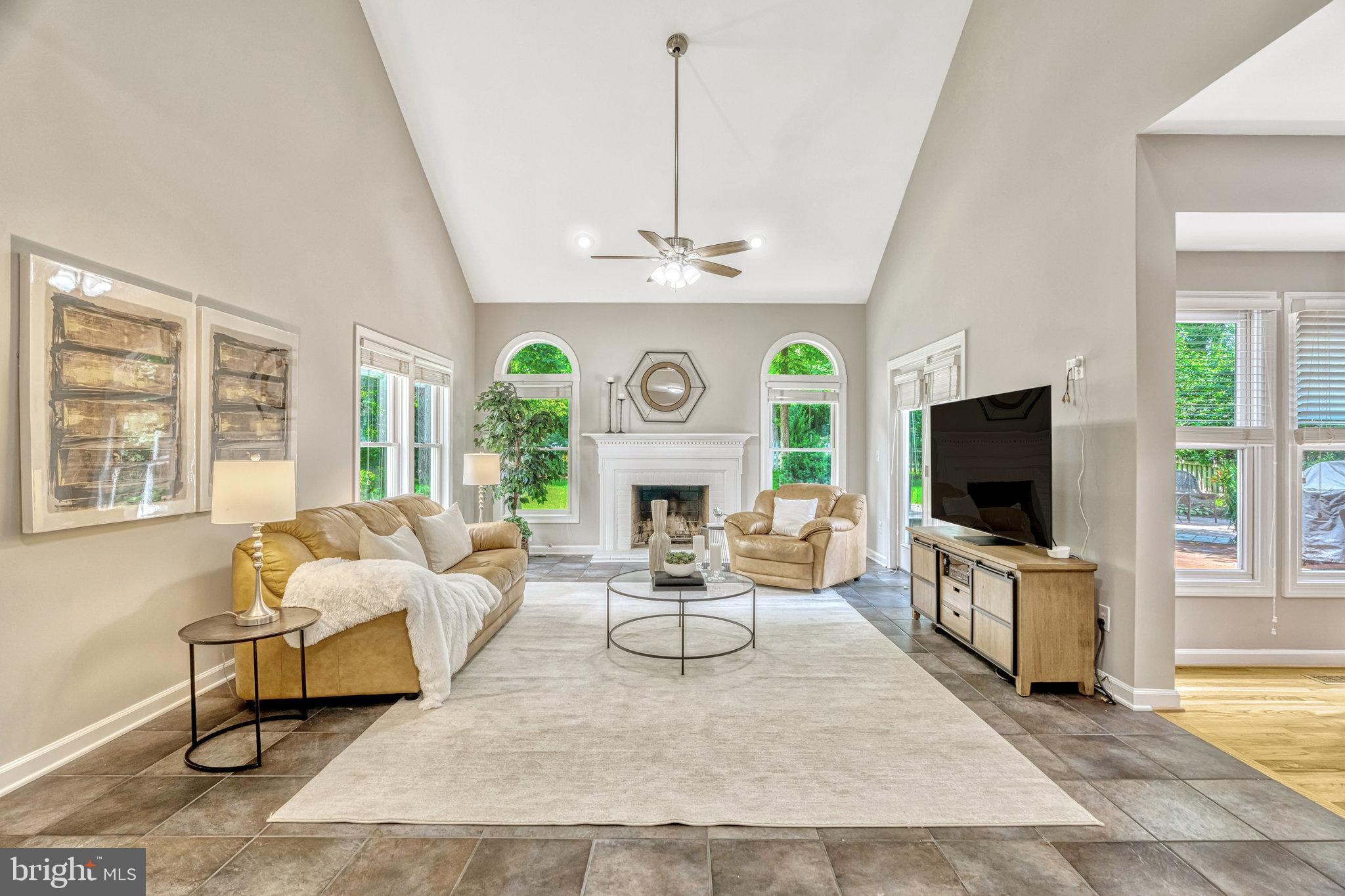 SOUTH RIDING - Residential