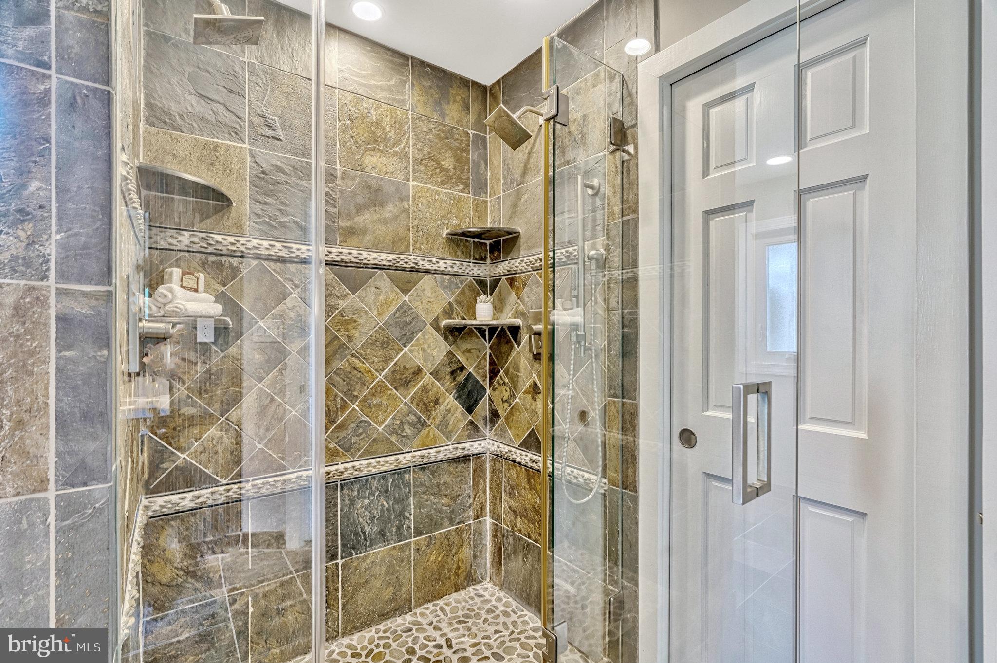 SOUTH RIDING - Residential