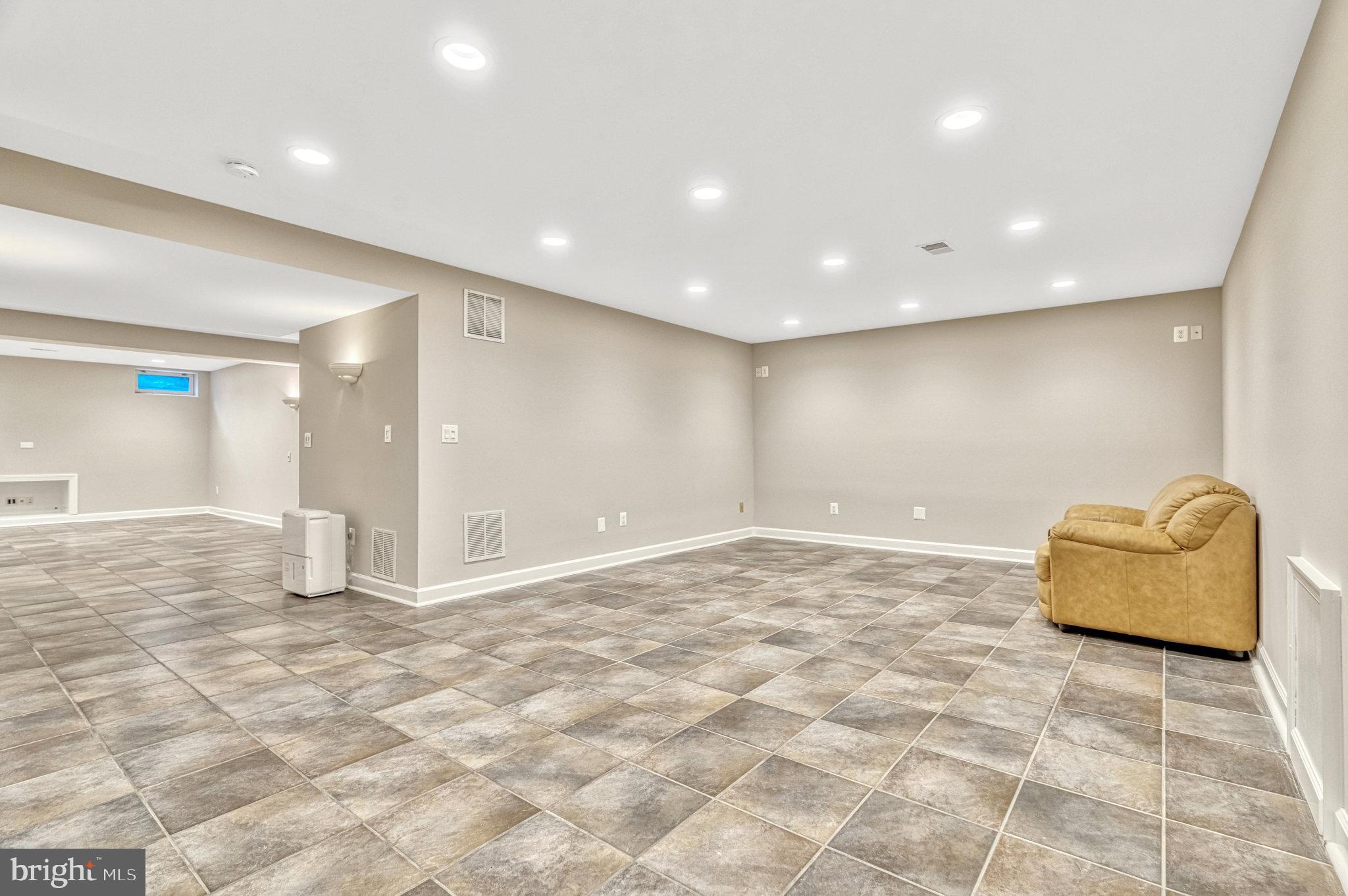 SOUTH RIDING - Residential