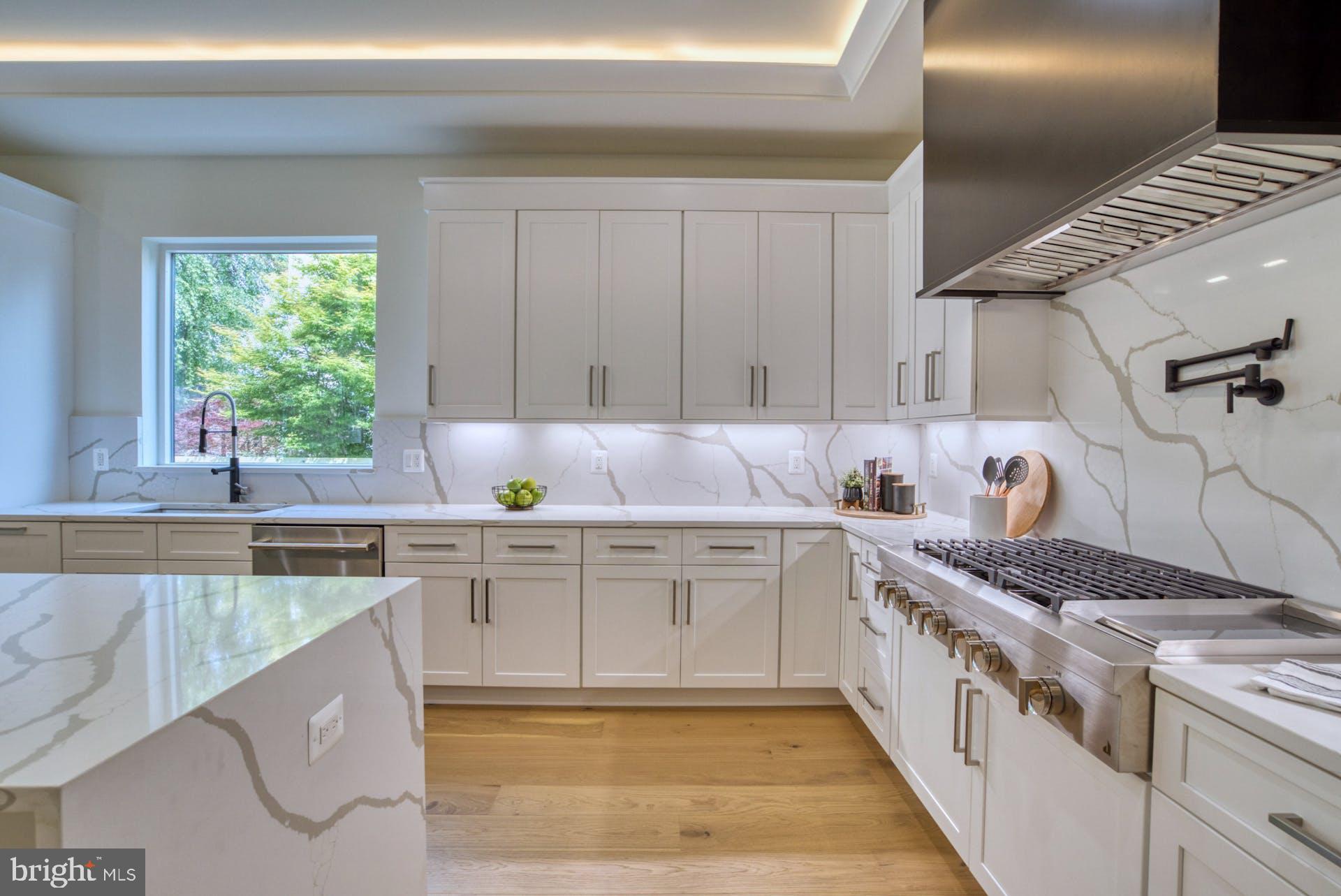 HUNTING RIDGE - Residential