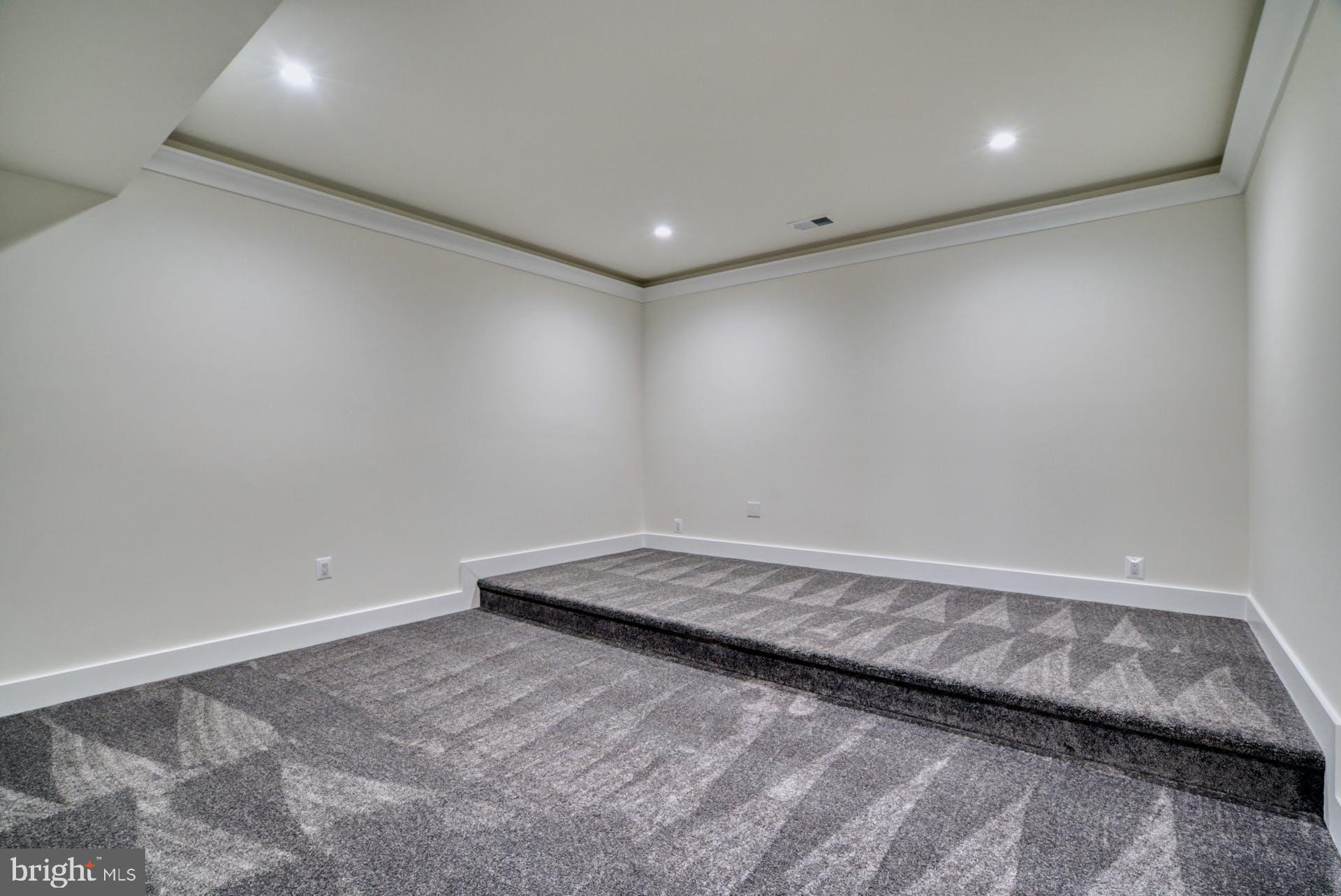 HUNTING RIDGE - Residential