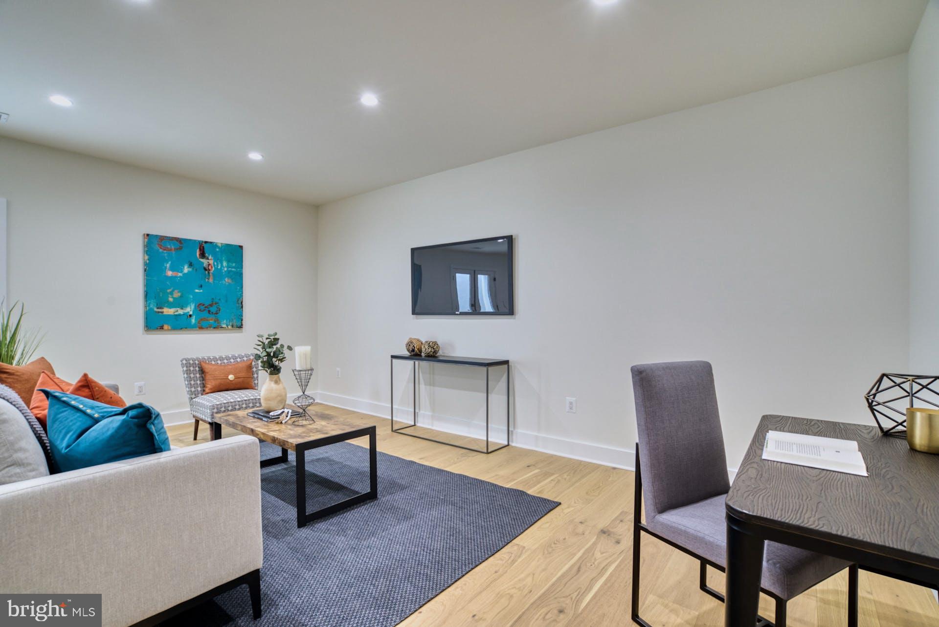 HUNTING RIDGE - Residential