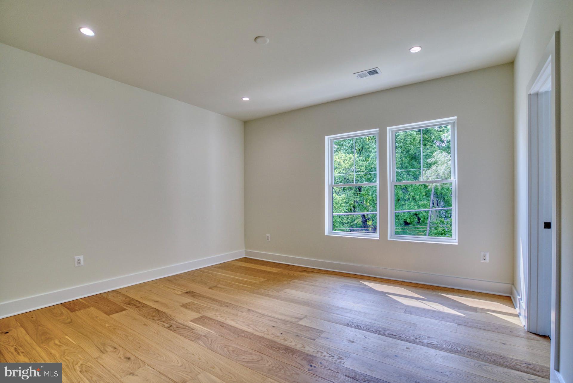 HUNTING RIDGE - Residential