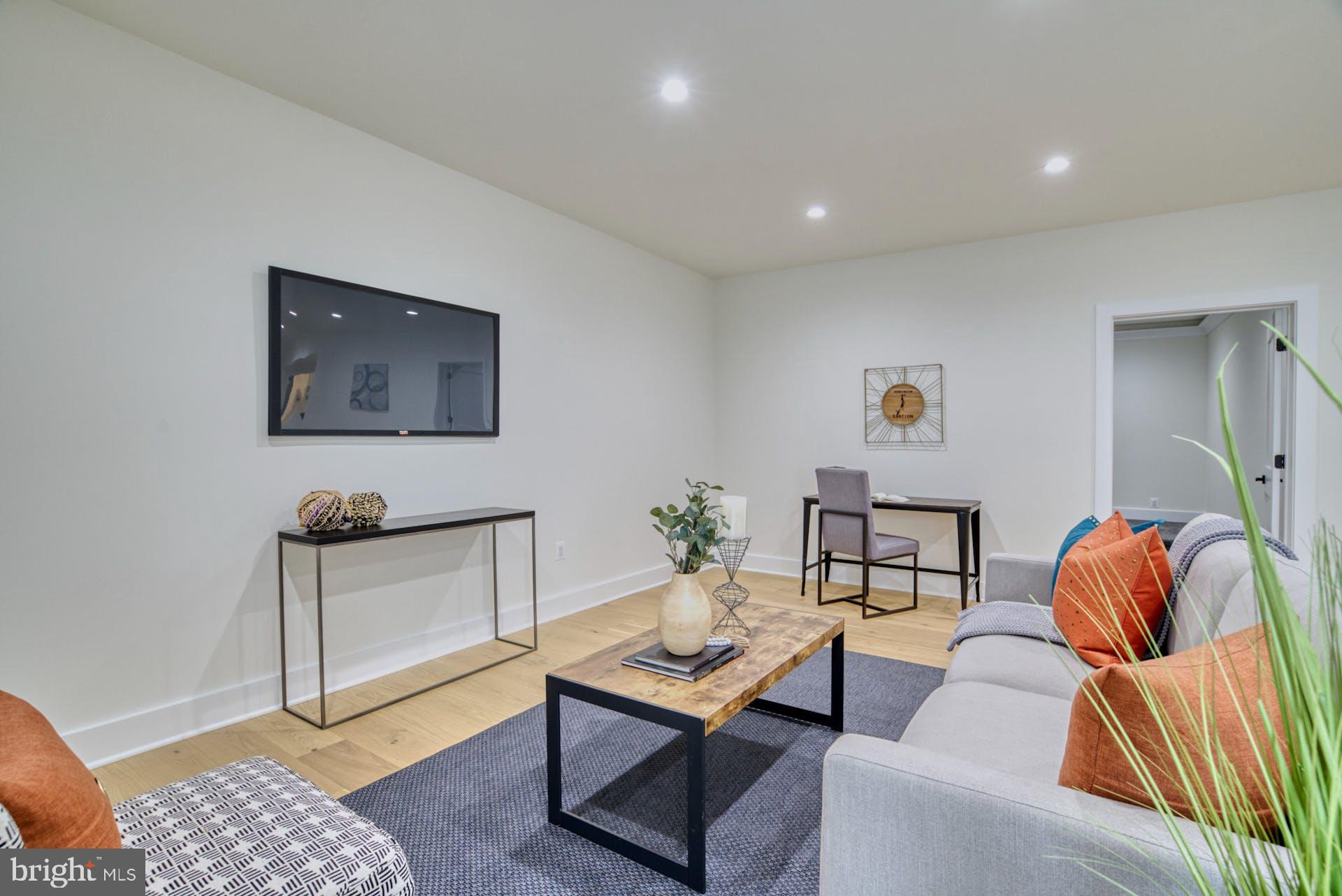 HUNTING RIDGE - Residential