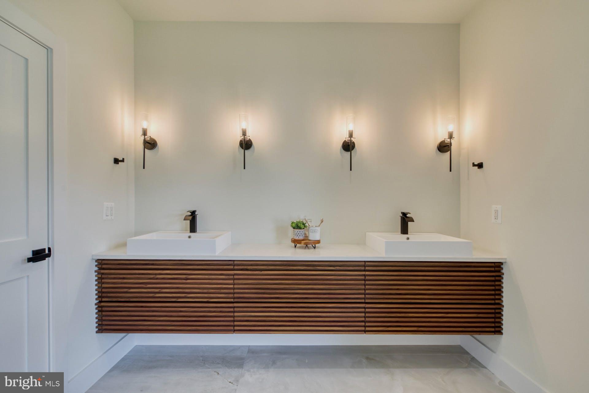 HUNTING RIDGE - Residential