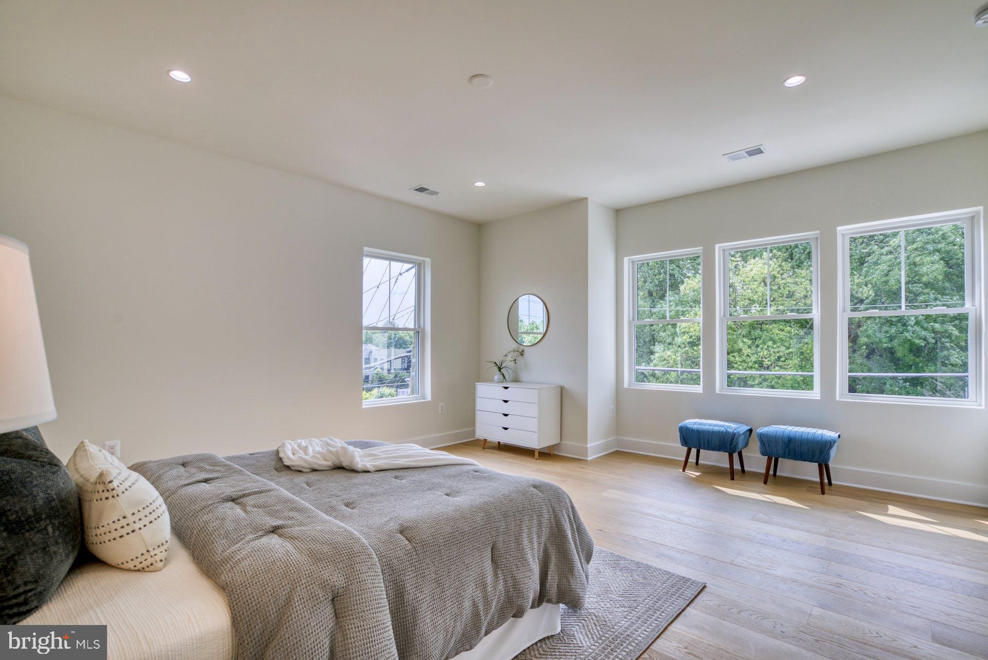 HUNTING RIDGE - Residential