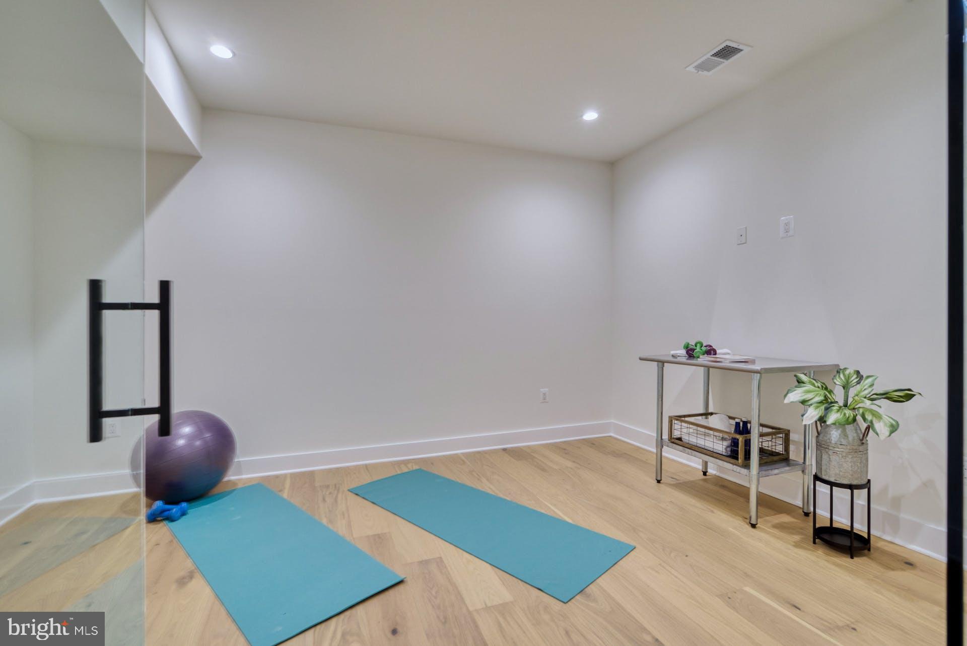 HUNTING RIDGE - Residential