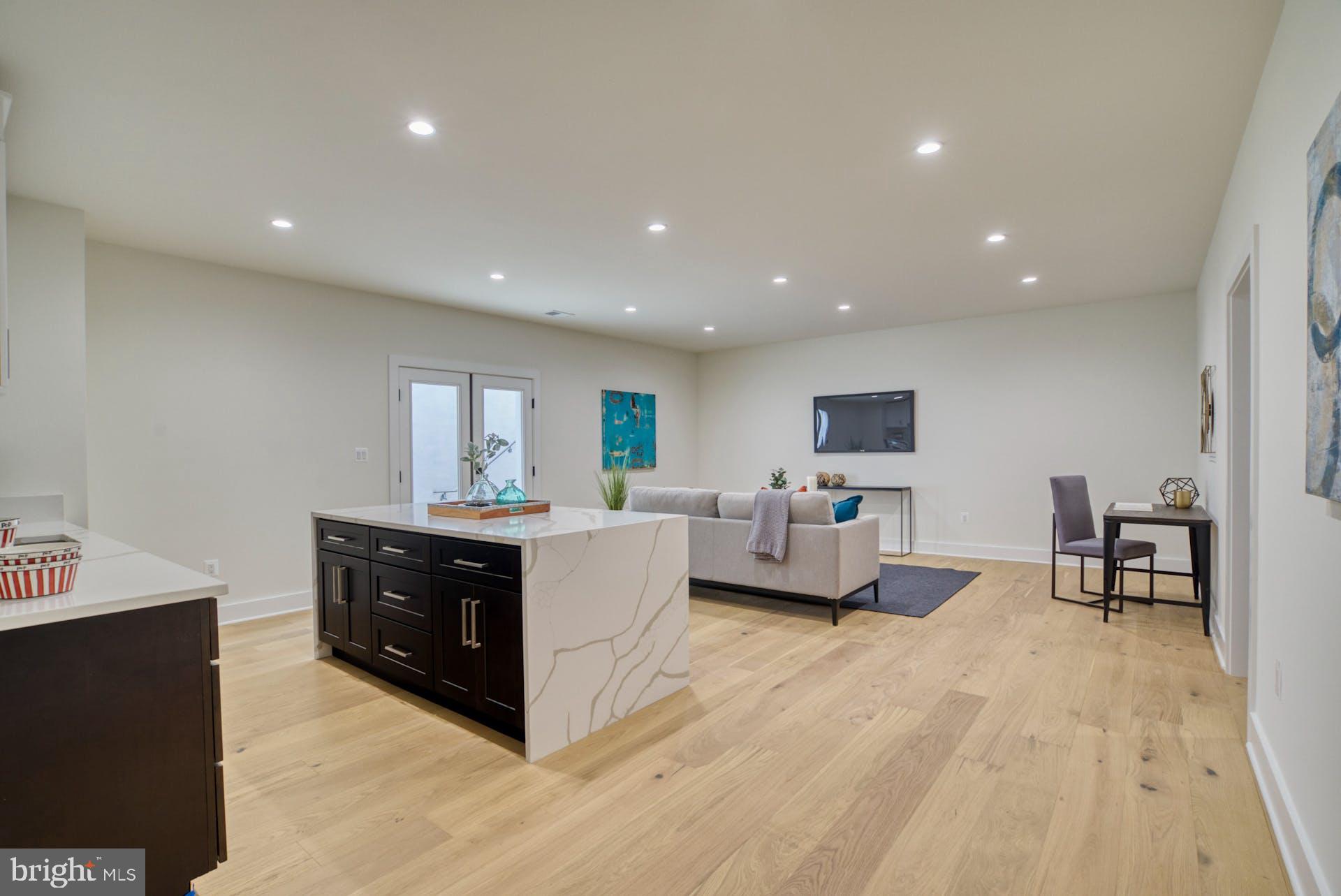 HUNTING RIDGE - Residential