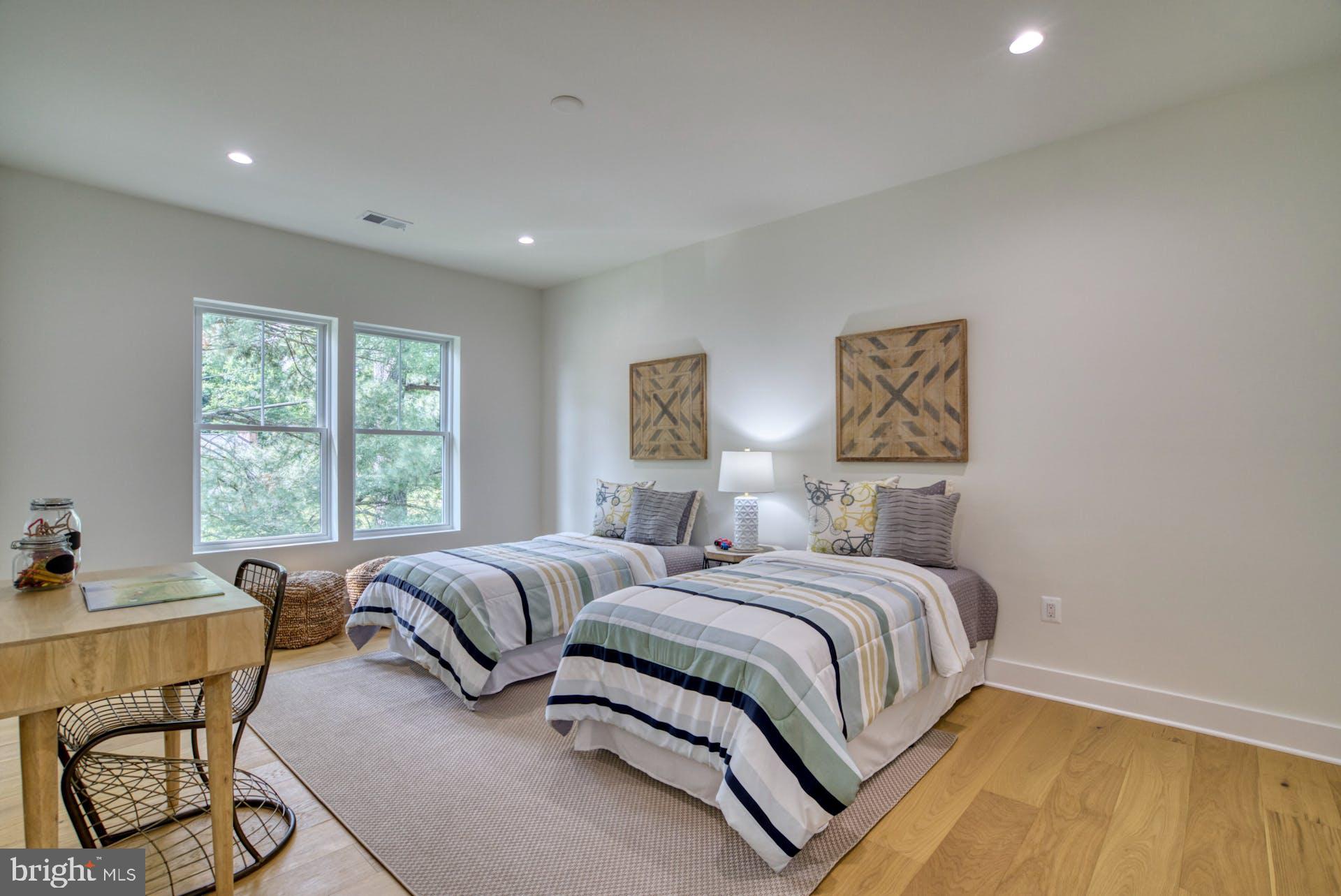 HUNTING RIDGE - Residential