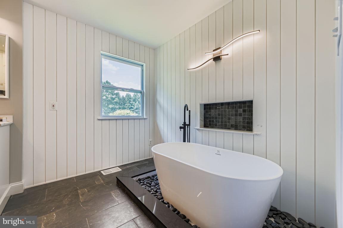 REISTERSTOWN - Residential