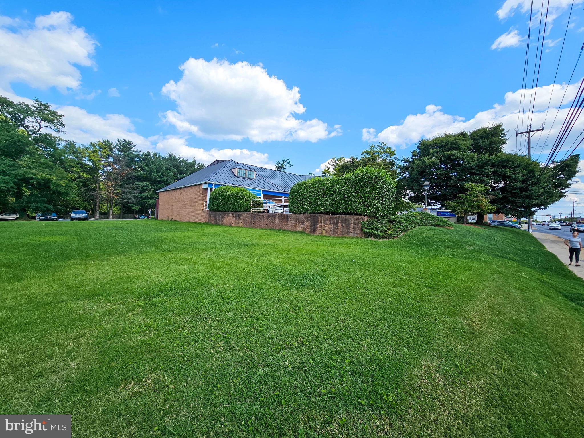 305 N FREDERICK AVENUE