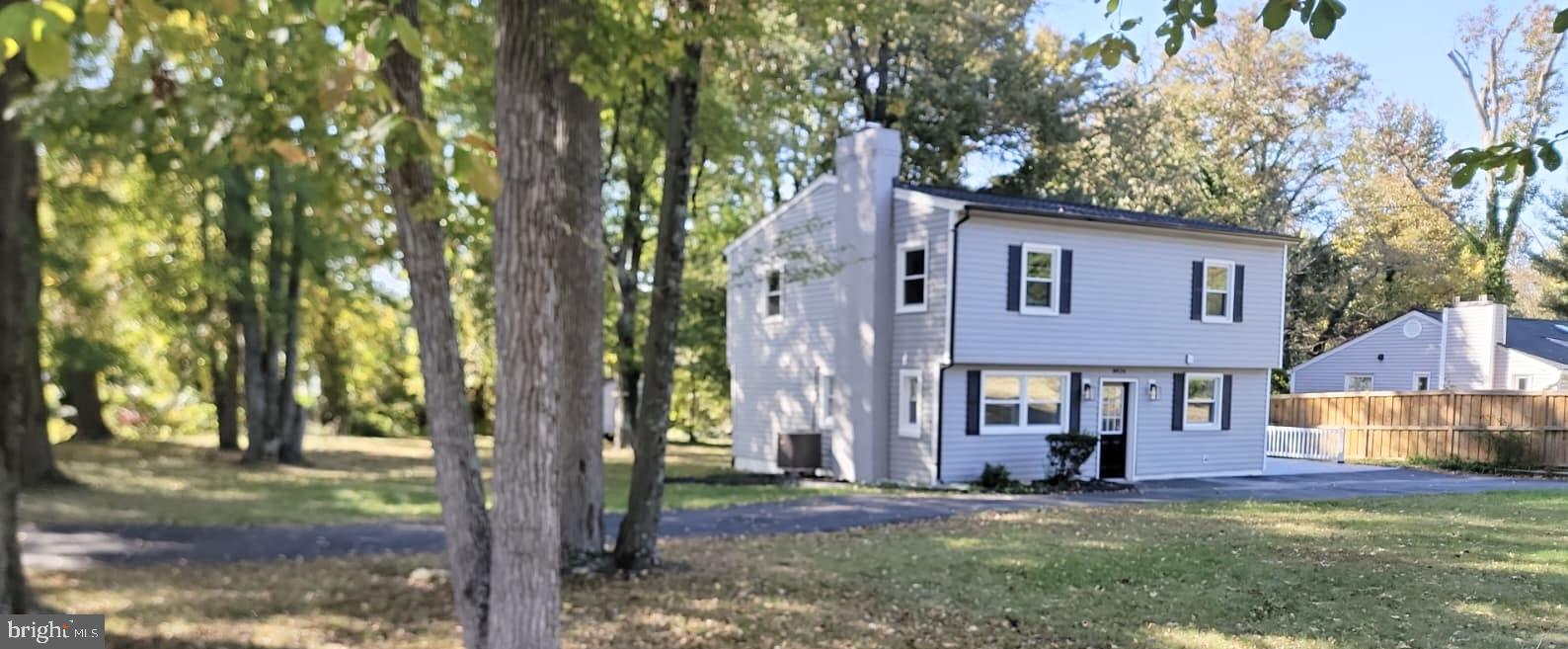 8426 WOODLAWN STREET