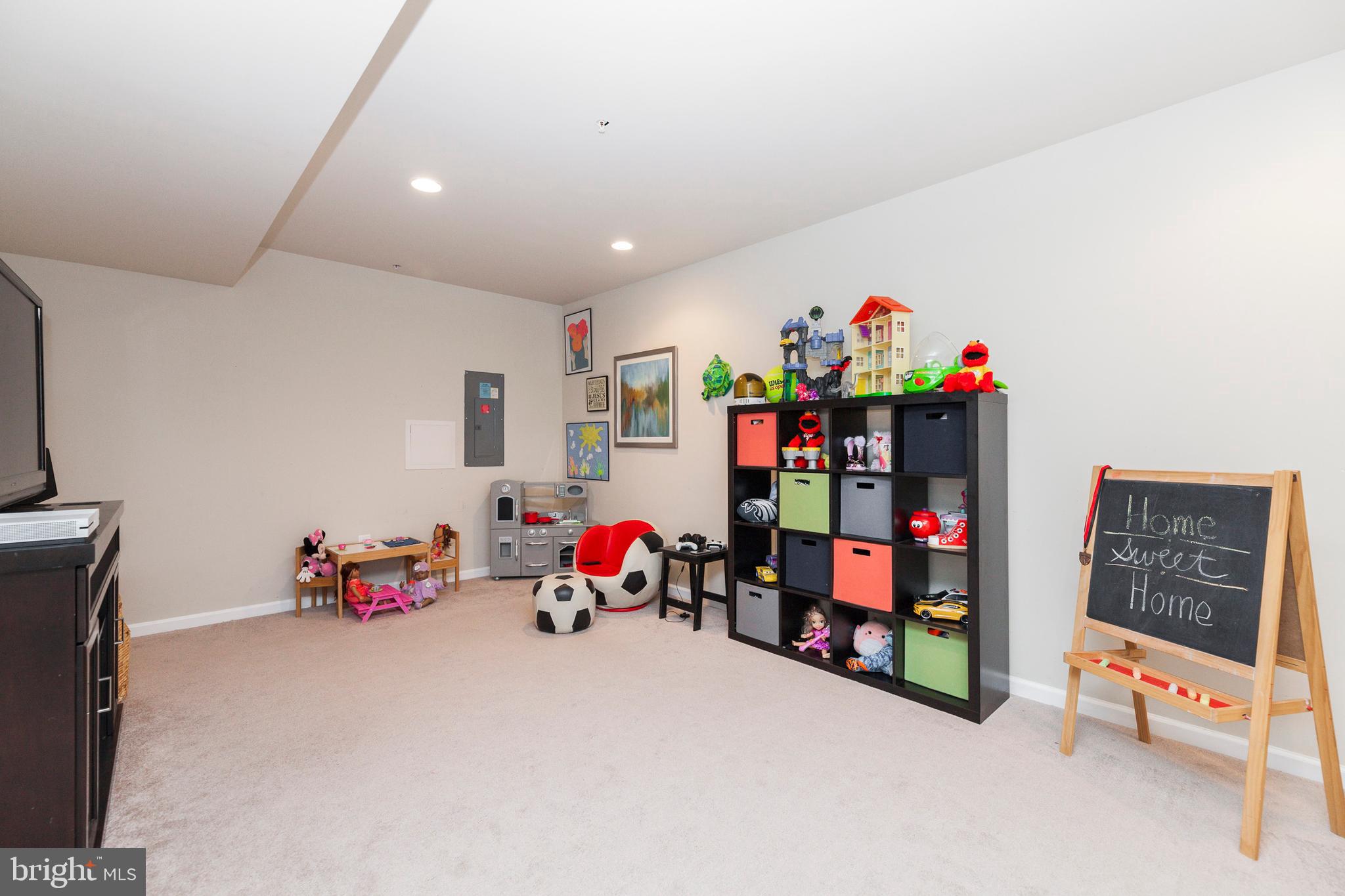 TANTALLON ON THE POTOMAC - Residential