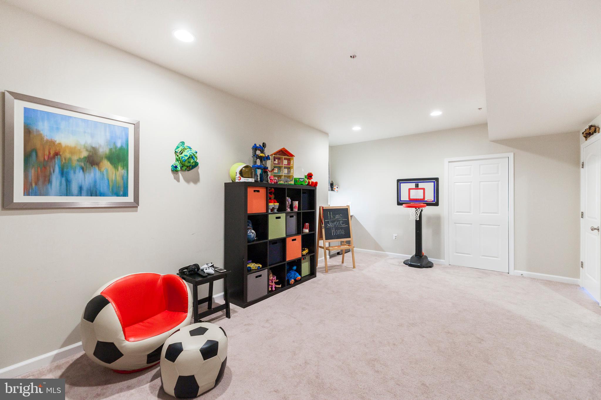 TANTALLON ON THE POTOMAC - Residential