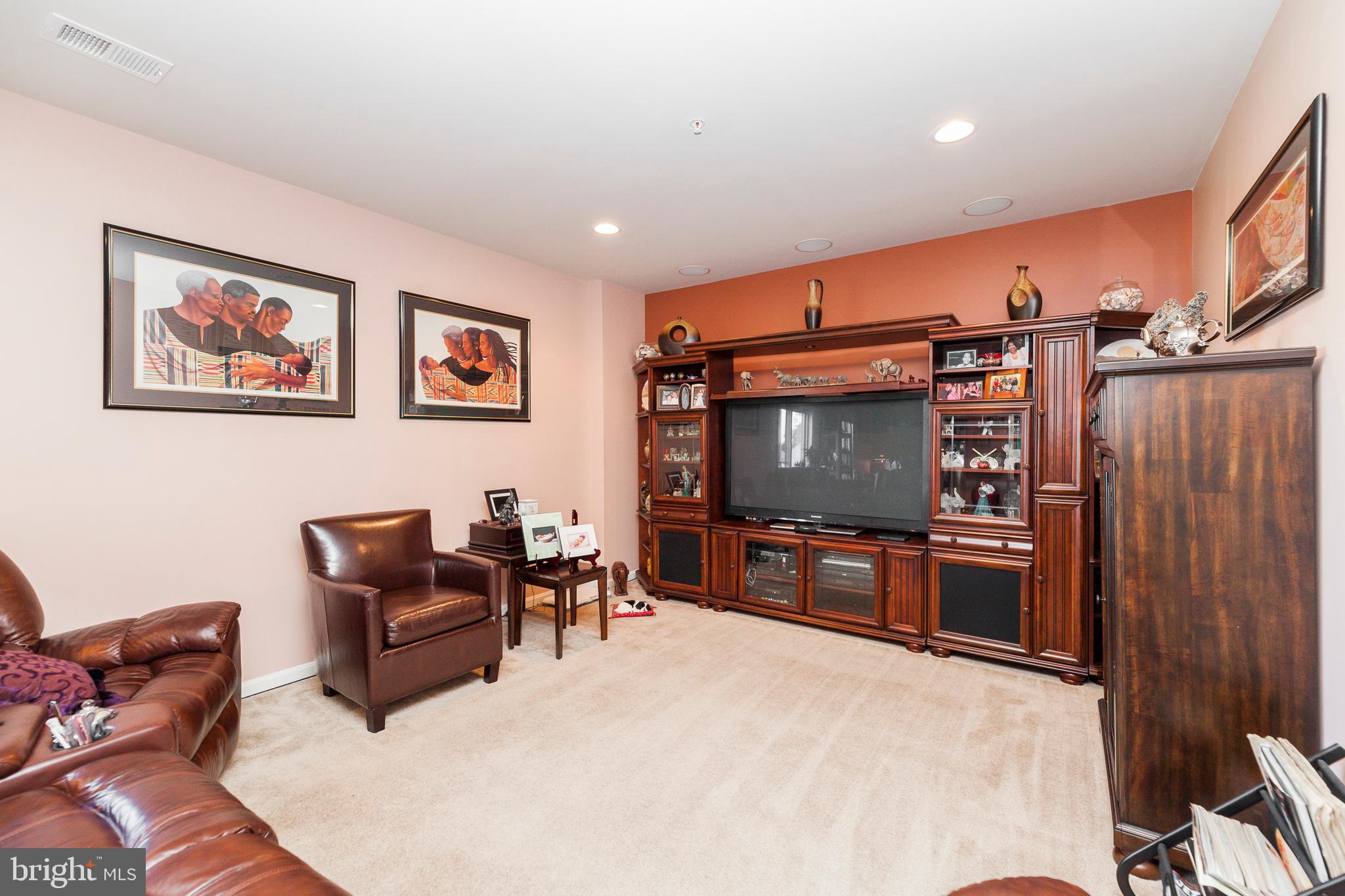 TANTALLON ON THE POTOMAC - Residential