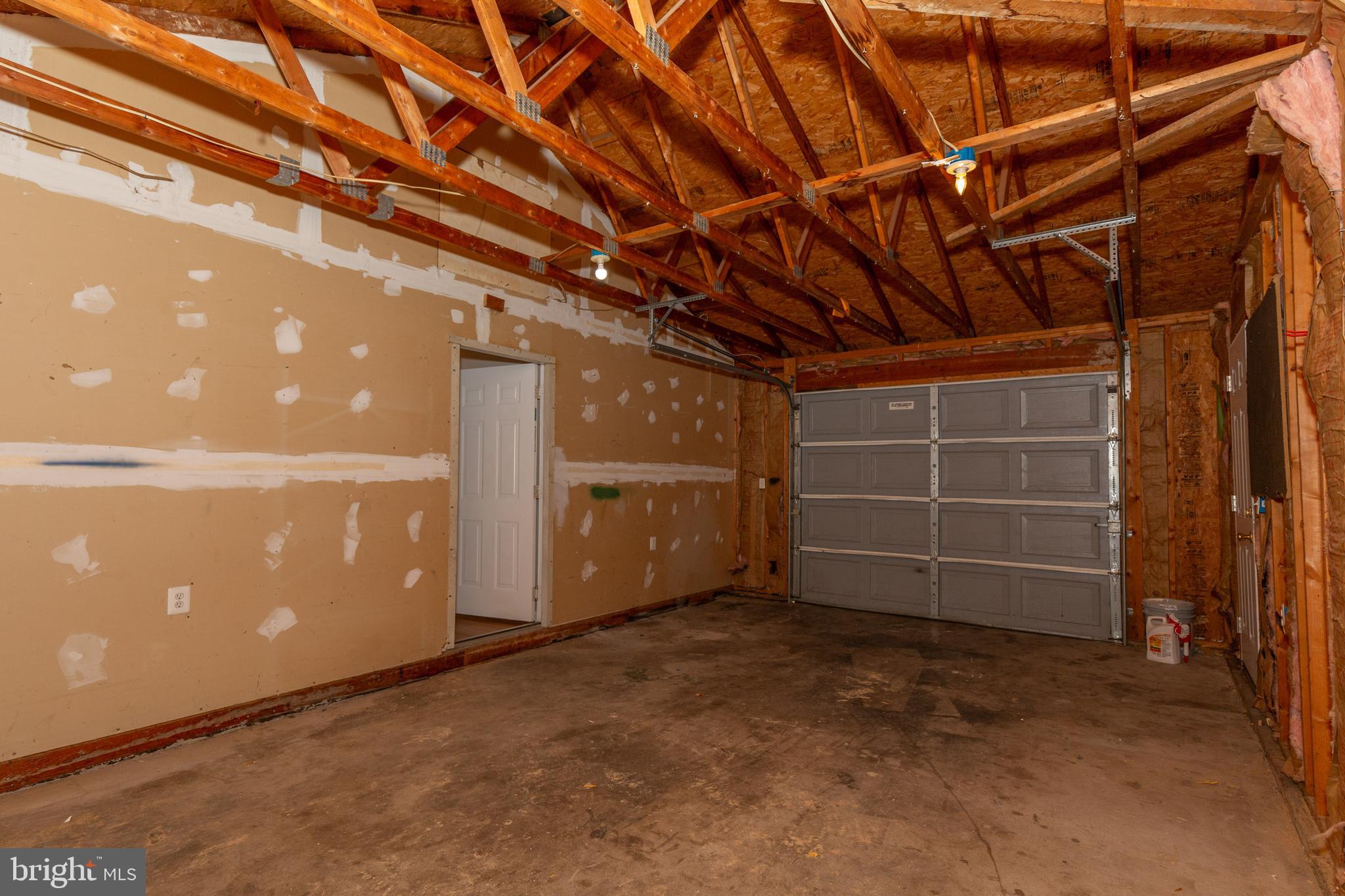 NADENBOUSCH HEIGHTS - Residential Lease