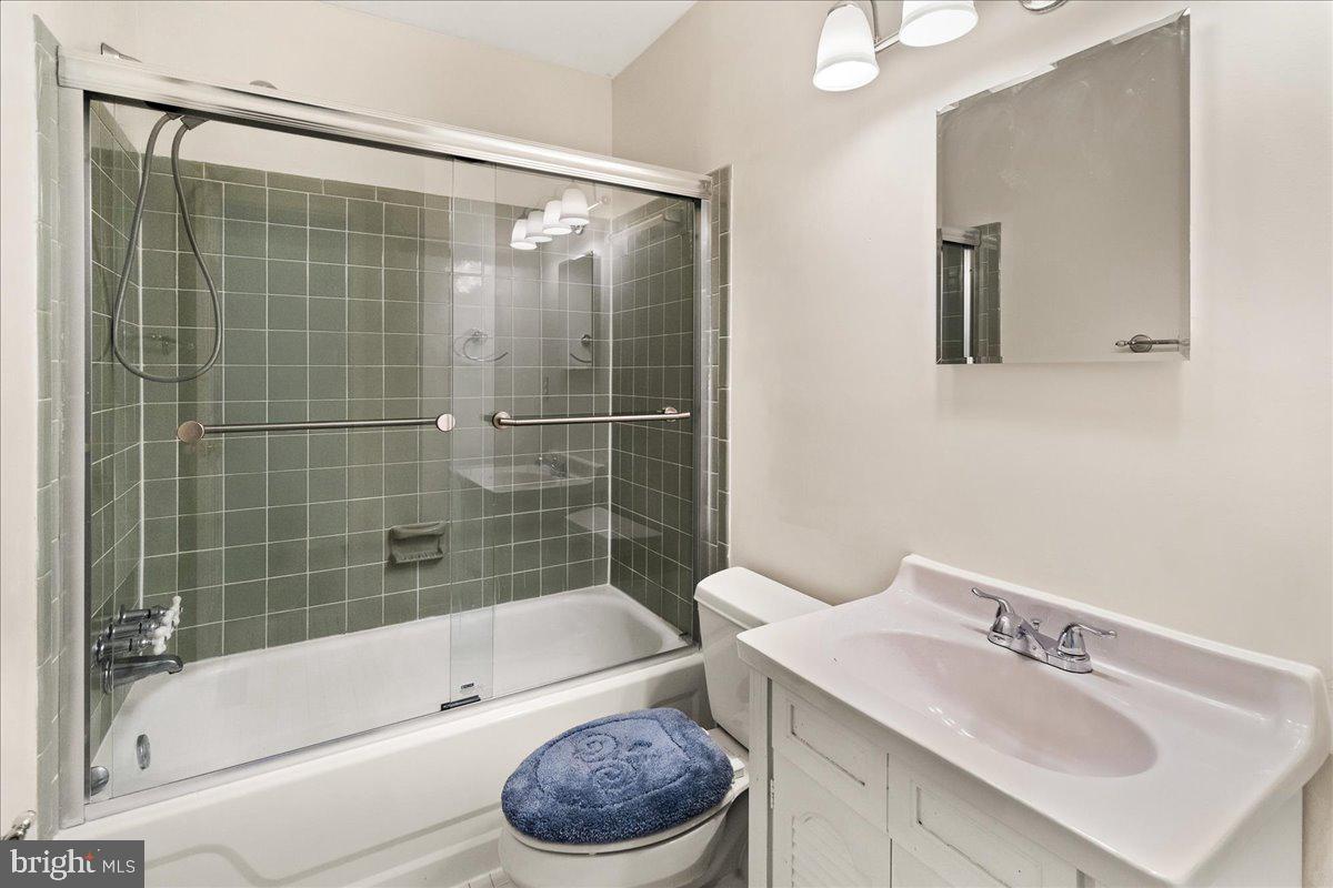 HILLCREST ORCHARDS - Residential