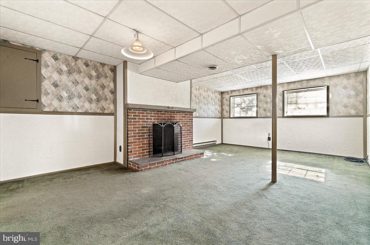 HILLCREST ORCHARDS - Residential