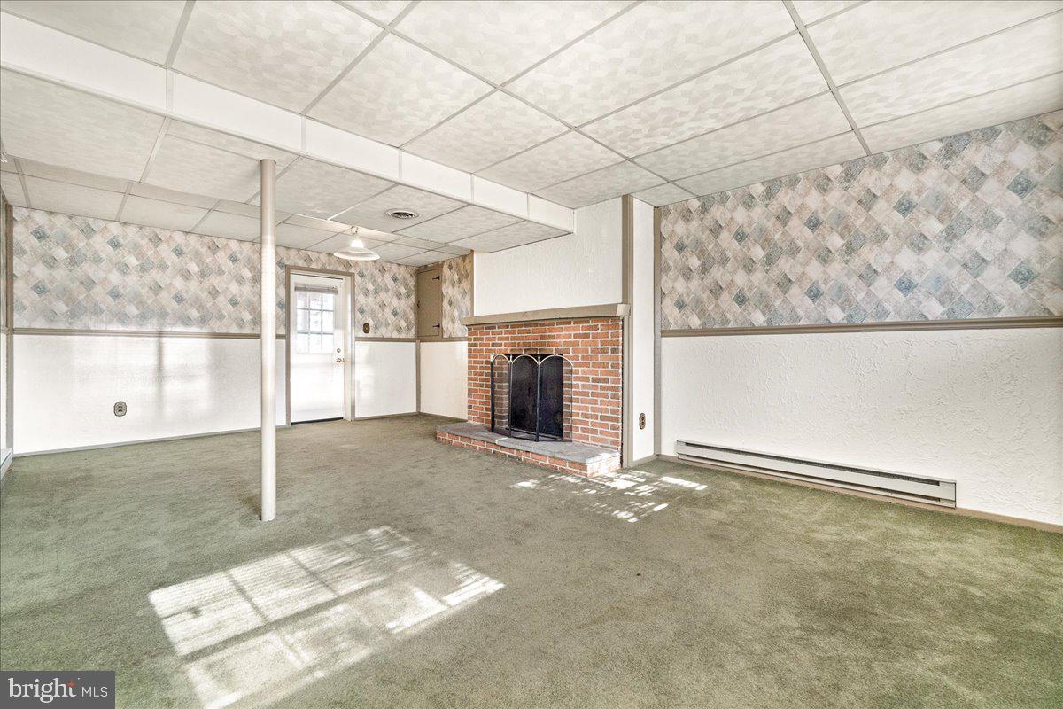 HILLCREST ORCHARDS - Residential