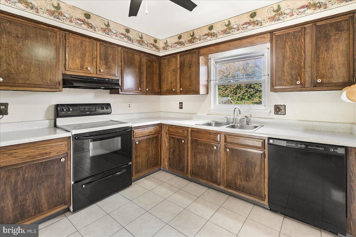 HILLCREST ORCHARDS - Residential