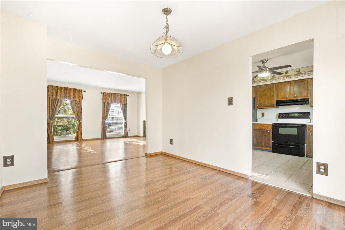 HILLCREST ORCHARDS - Residential