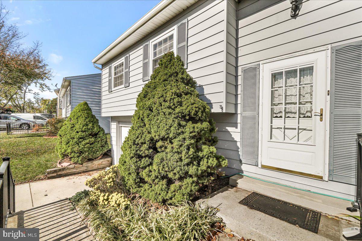 HILLCREST ORCHARDS - Residential