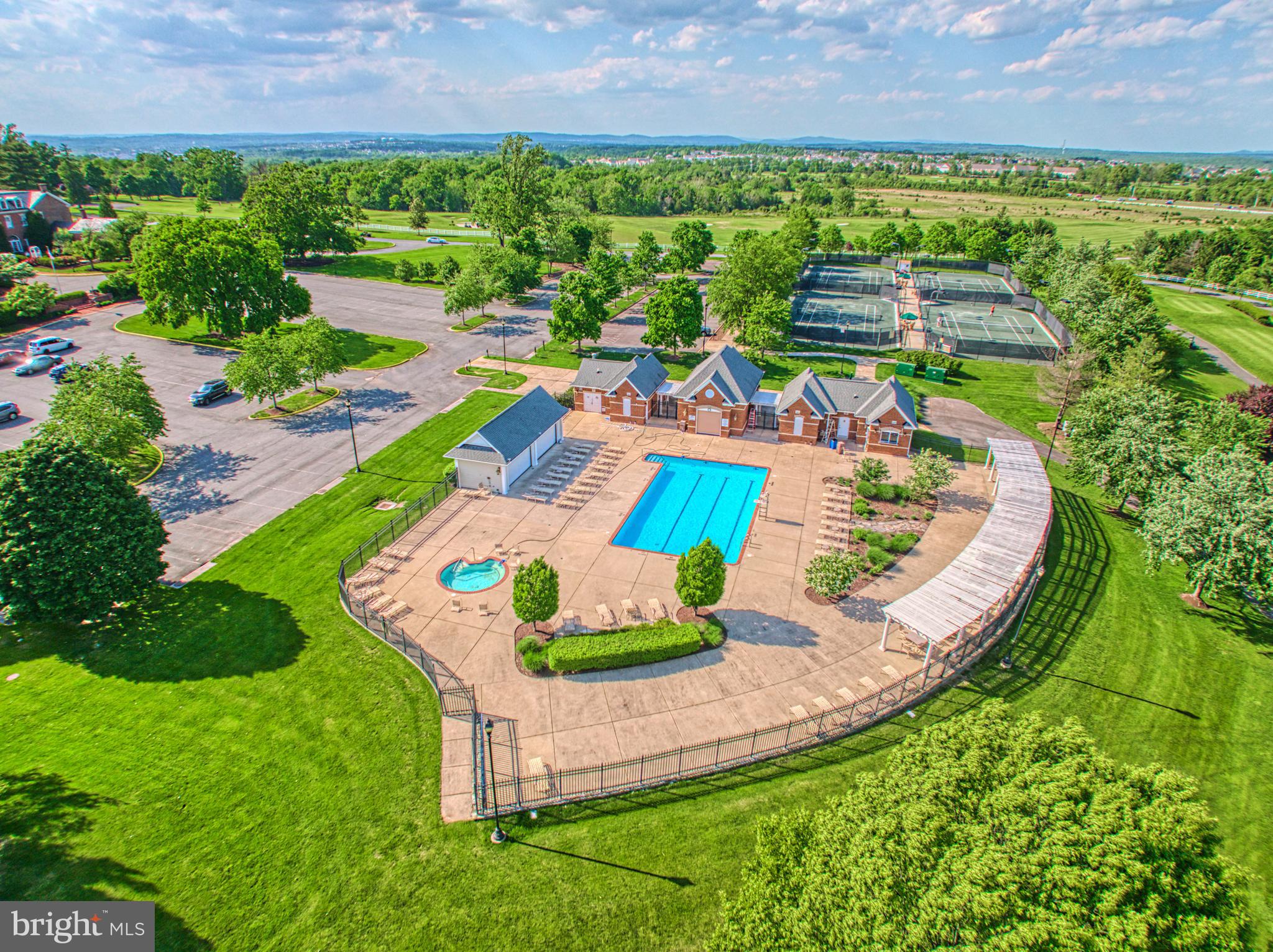 BELMONT COUNTRY CLUB - Residential