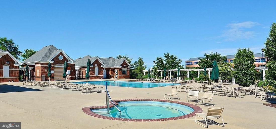 BELMONT COUNTRY CLUB - Residential