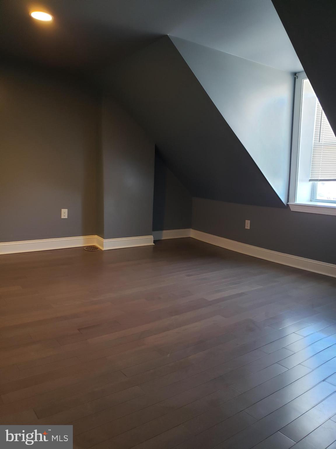 PORT RICHMOND - Residential