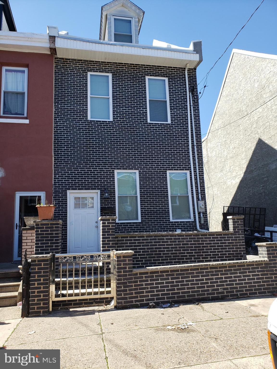Charming row home in Port Richmond. Front door open to this welcoming open concept living/dining/kitchen area. Kitchen boasts granite counter tops, custom kitchen cabinet, and stainless steel appliances. Fully finish basement with a spacious room that can be use as a home office or a den, full bath, and laundry room. Property is being SOLD AS-IS. Buyer is responsible to complete their own due diligence to confirm it's the right property for them.