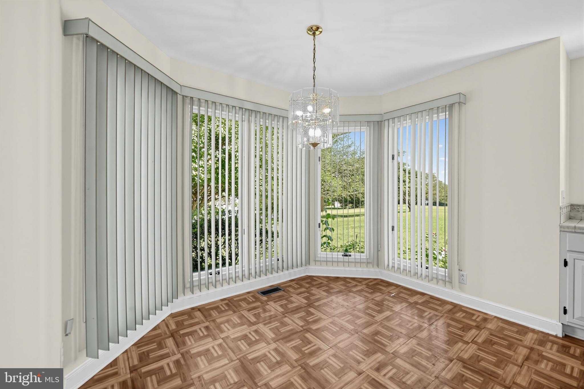 127 MONARCH COURT