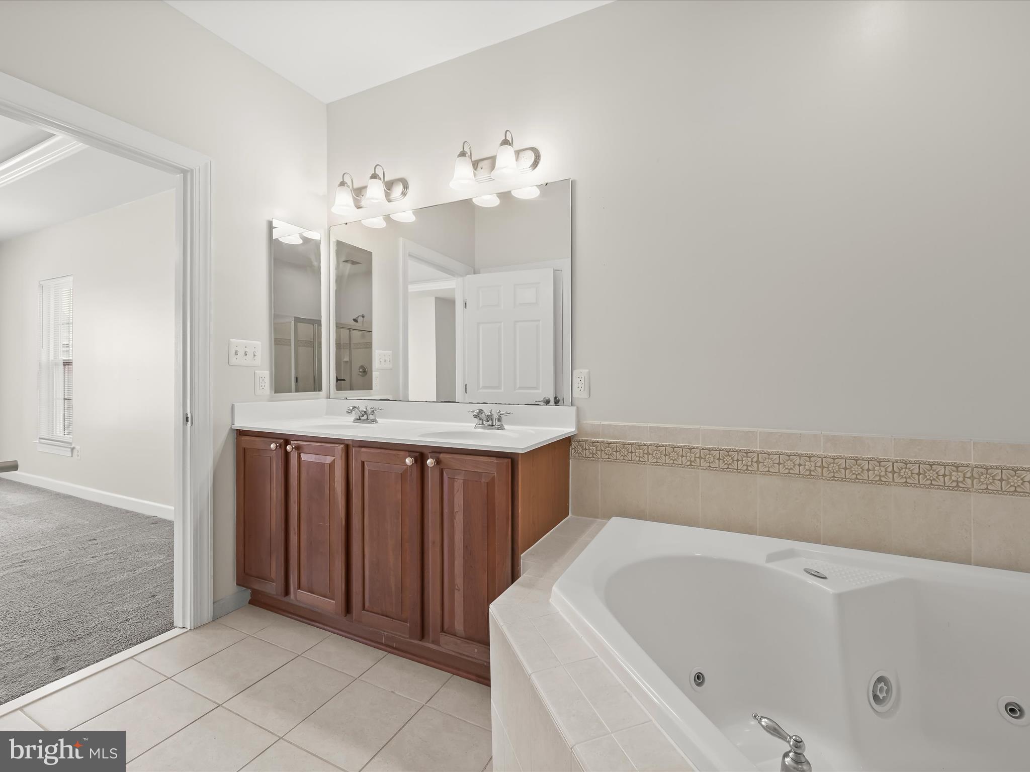 ELKRIDGE CROSSING - Residential