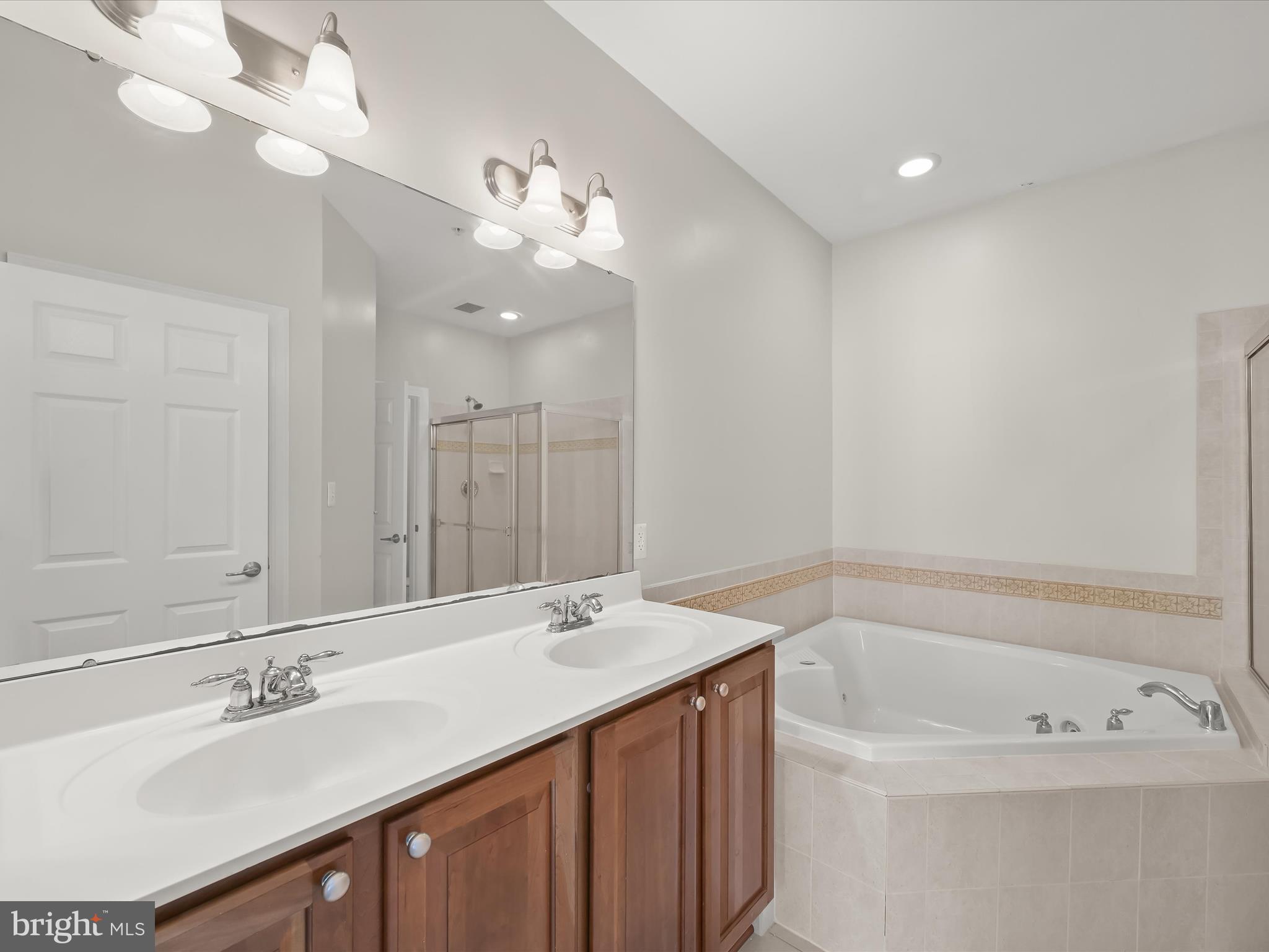 ELKRIDGE CROSSING - Residential