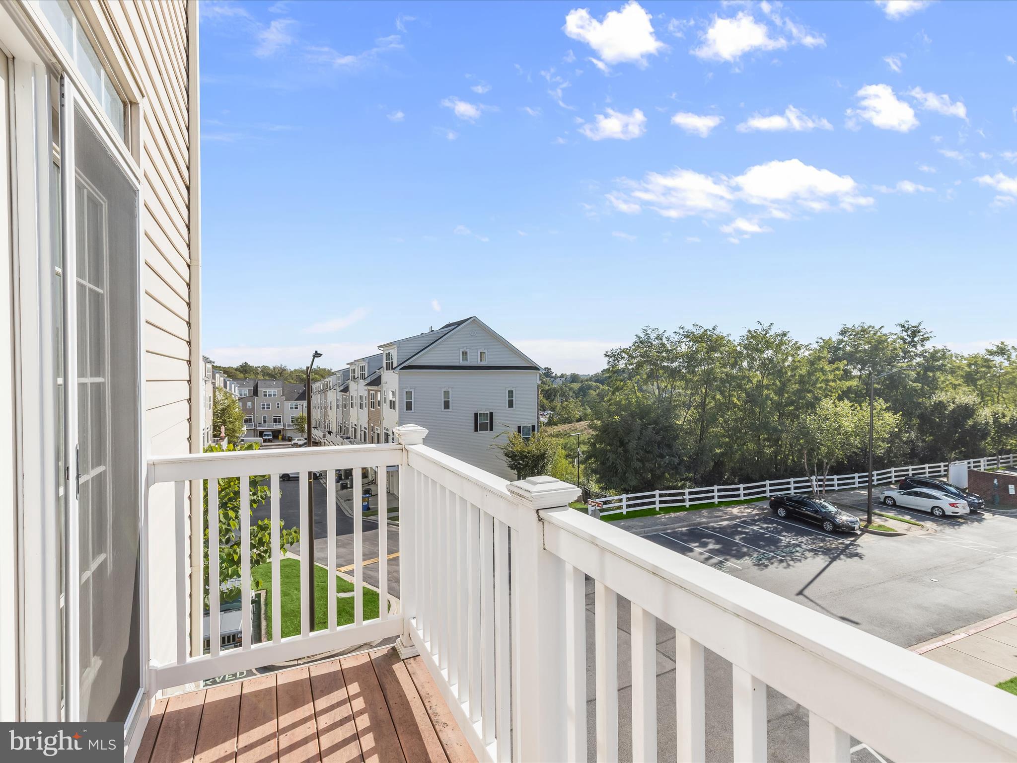 ELKRIDGE CROSSING - Residential