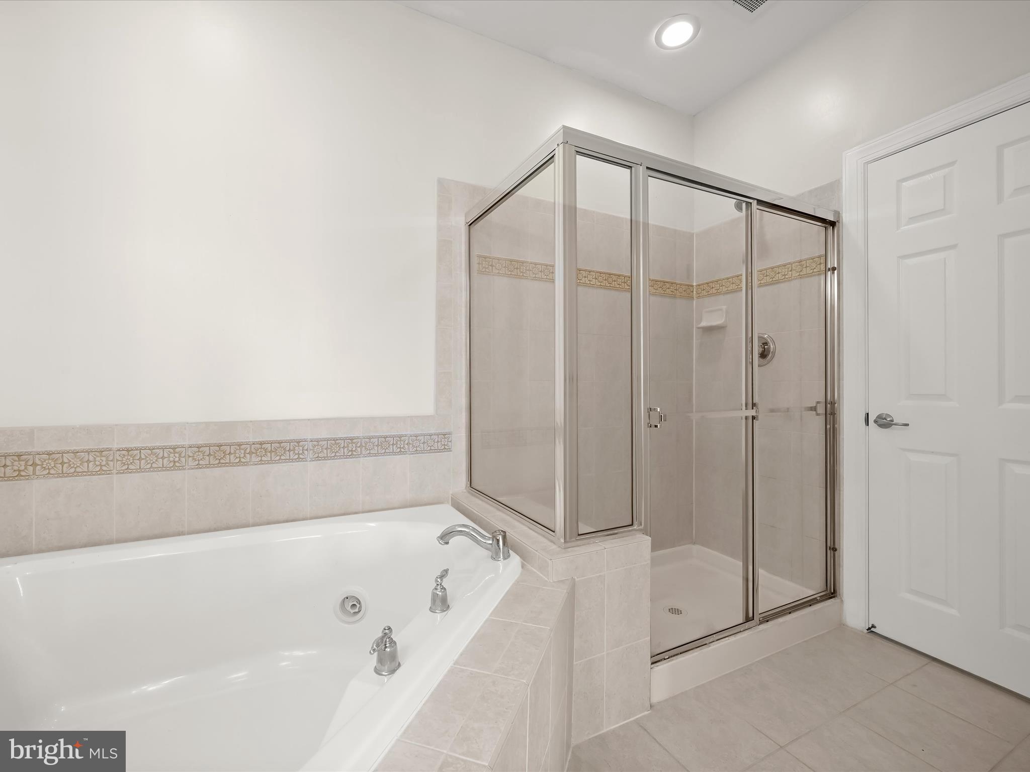 ELKRIDGE CROSSING - Residential