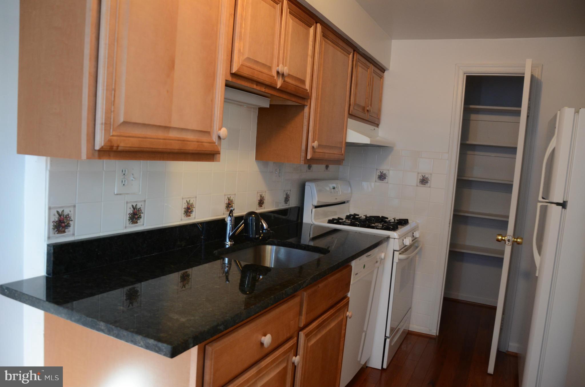 GREENWICH HILL - Residential