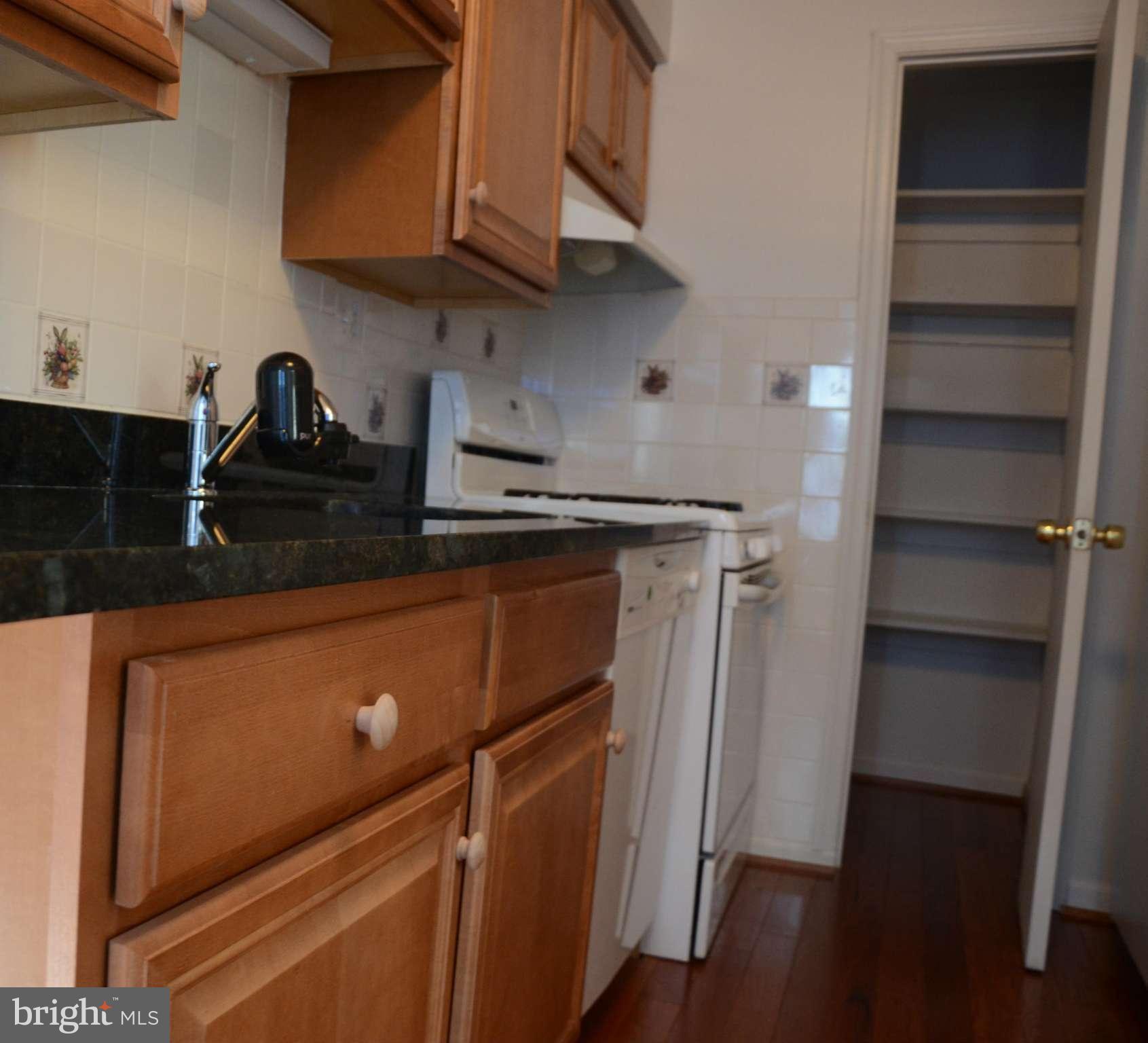 GREENWICH HILL - Residential