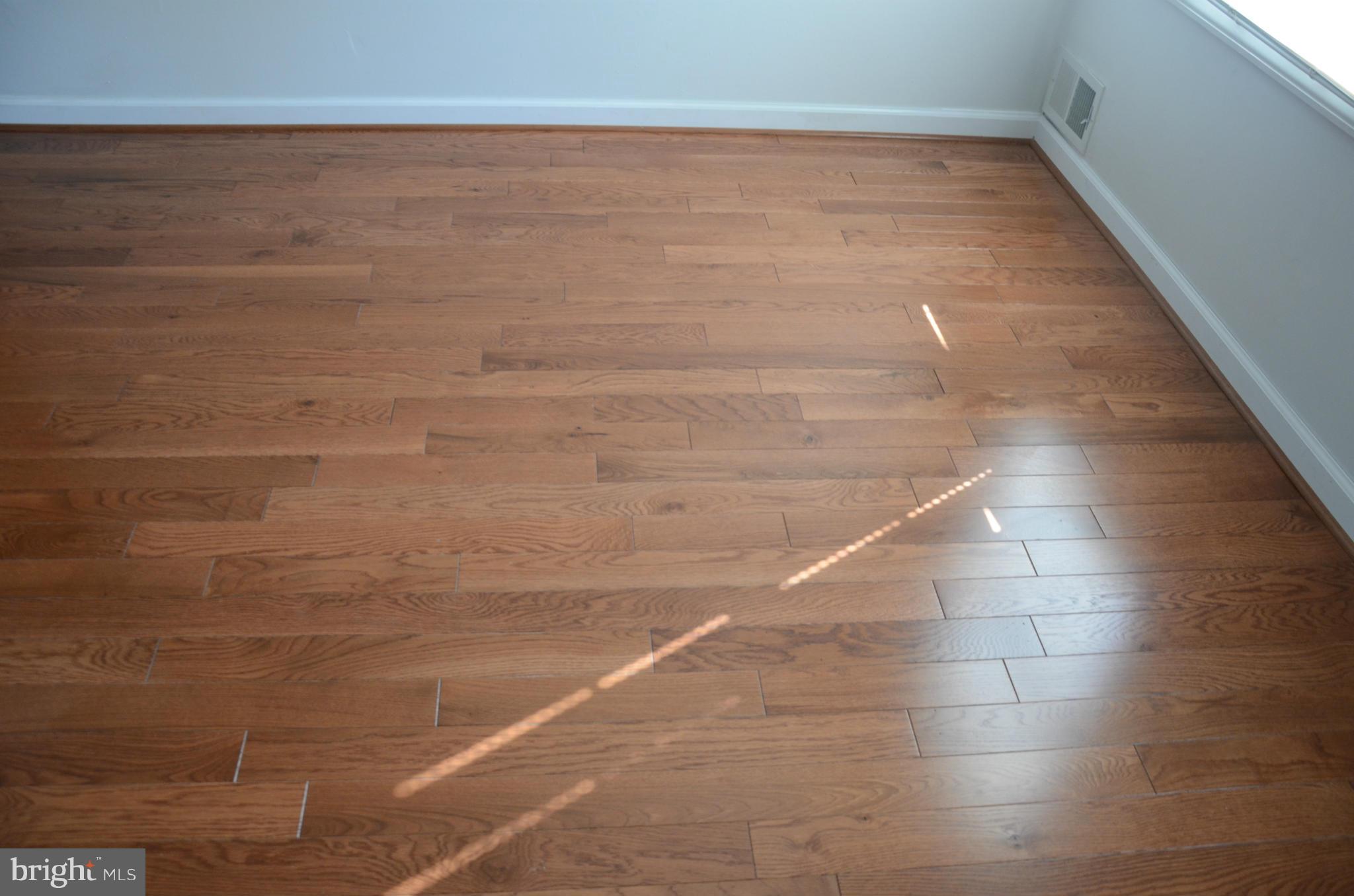 GREENWICH HILL - Residential