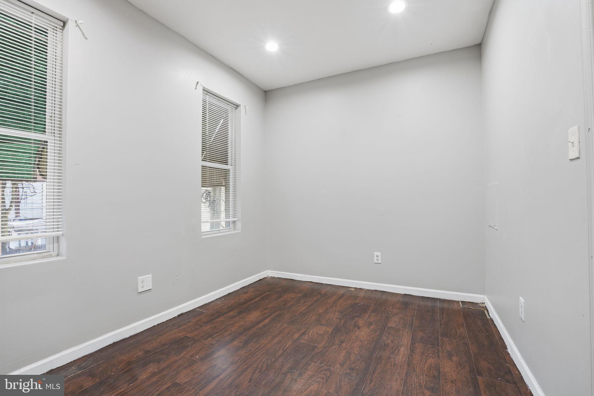 HARROWGATE - Residential