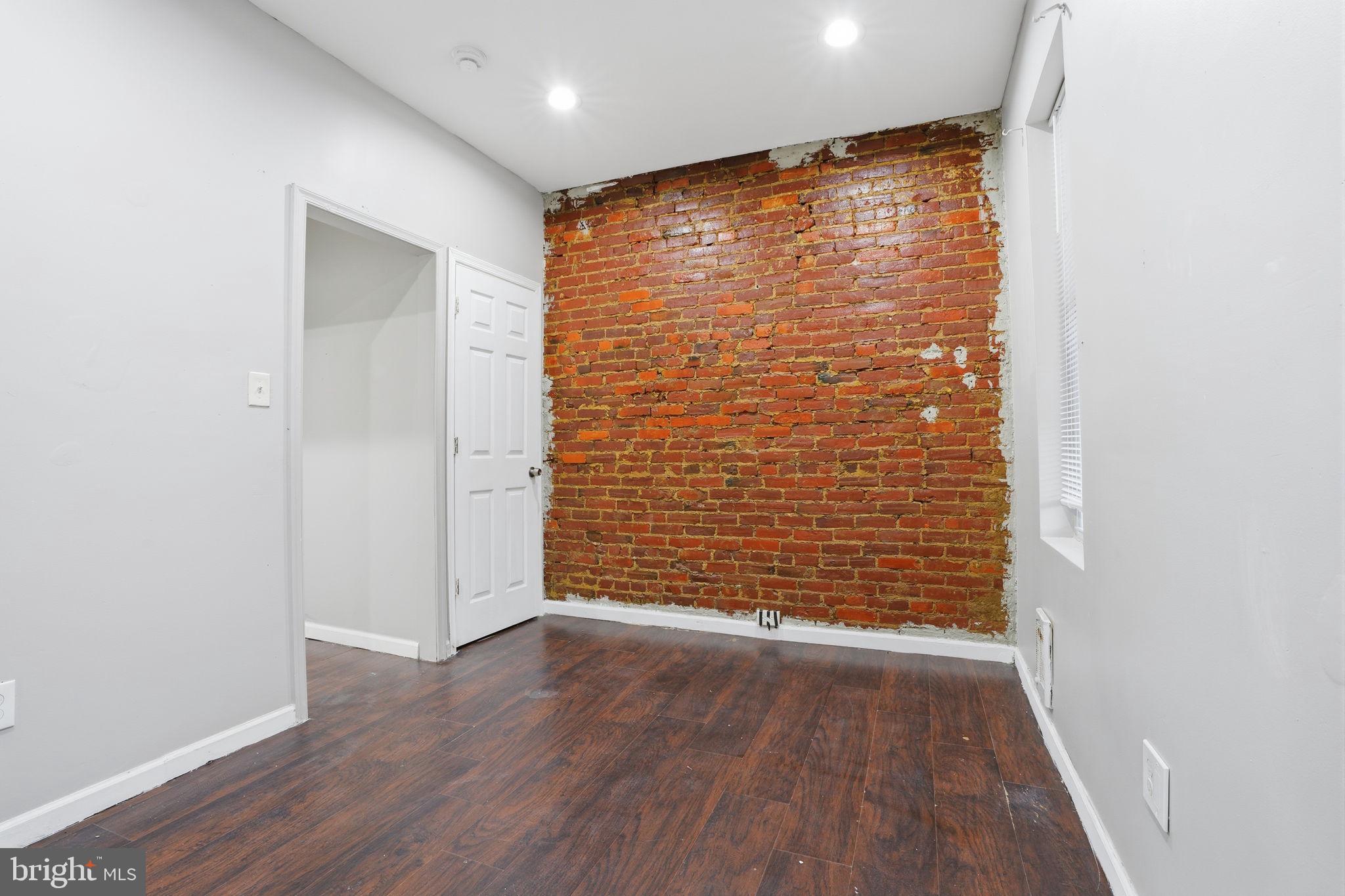 HARROWGATE - Residential