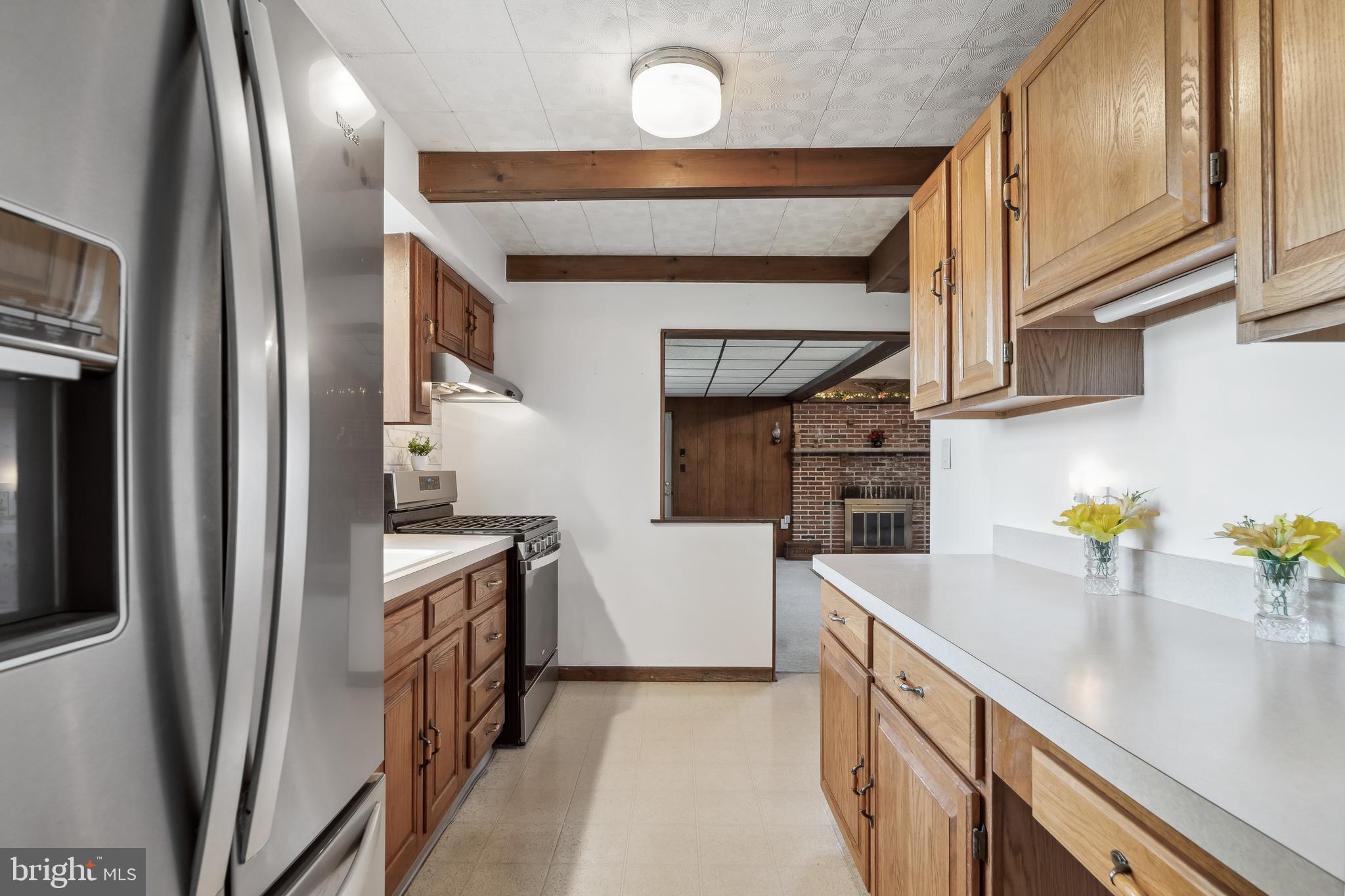 128 W ELM AVENUE