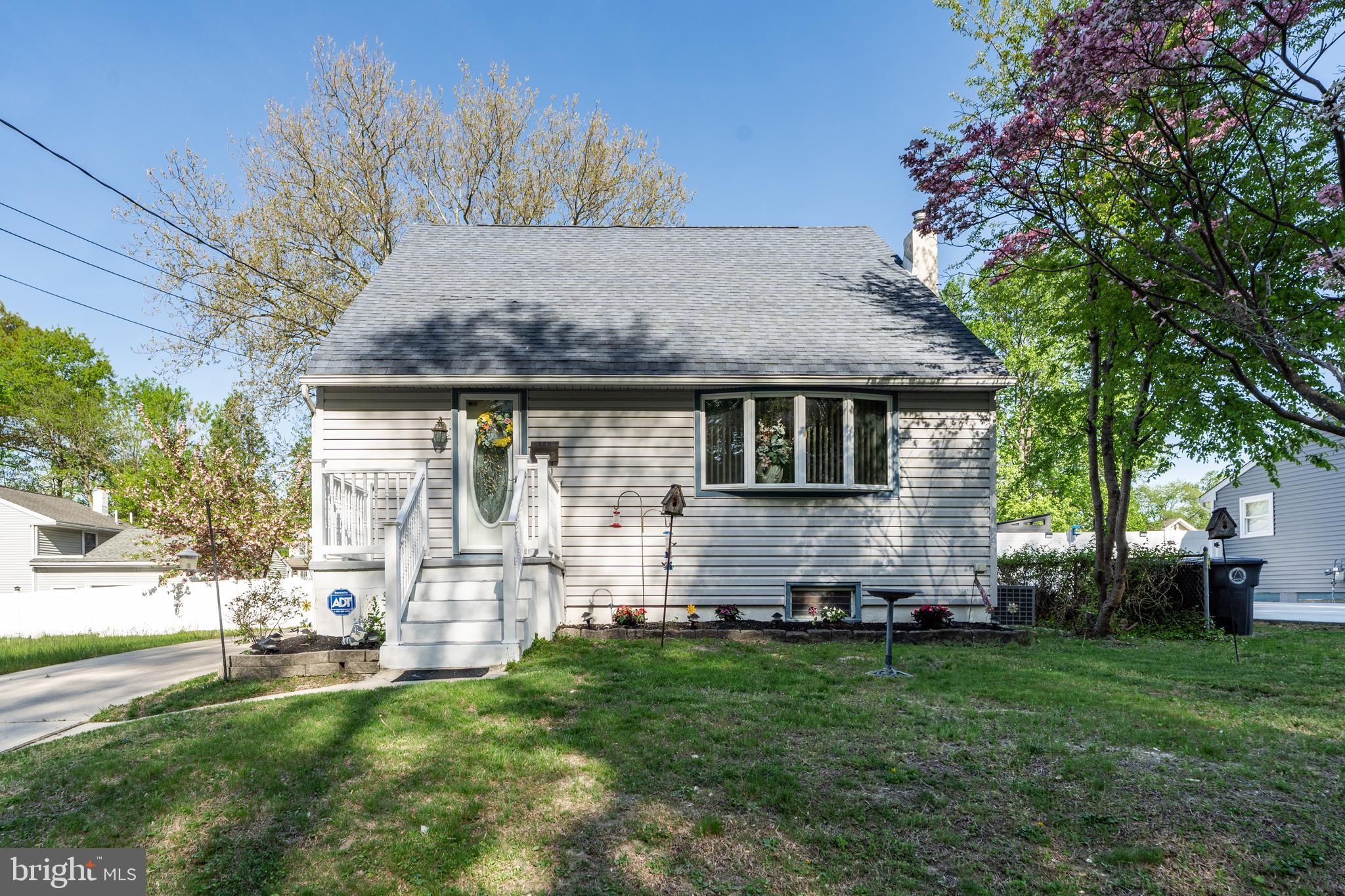128 W ELM AVENUE