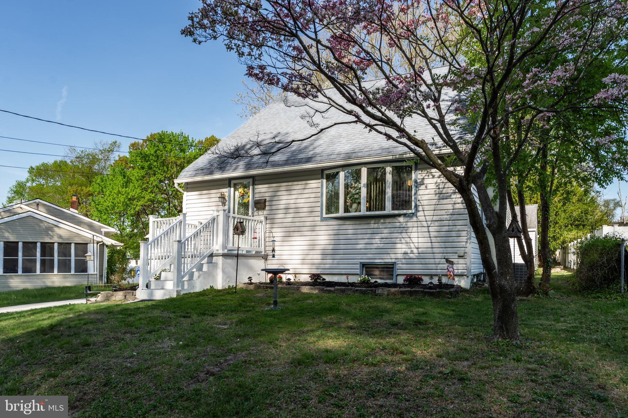 128 W ELM AVENUE