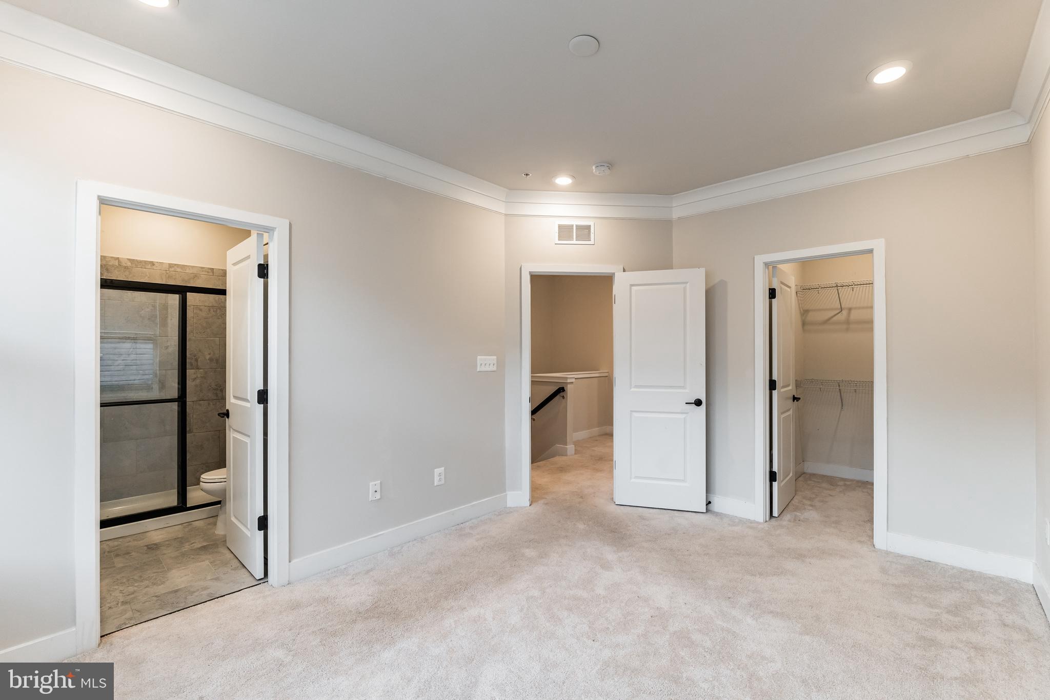 MEDFIELD - Residential