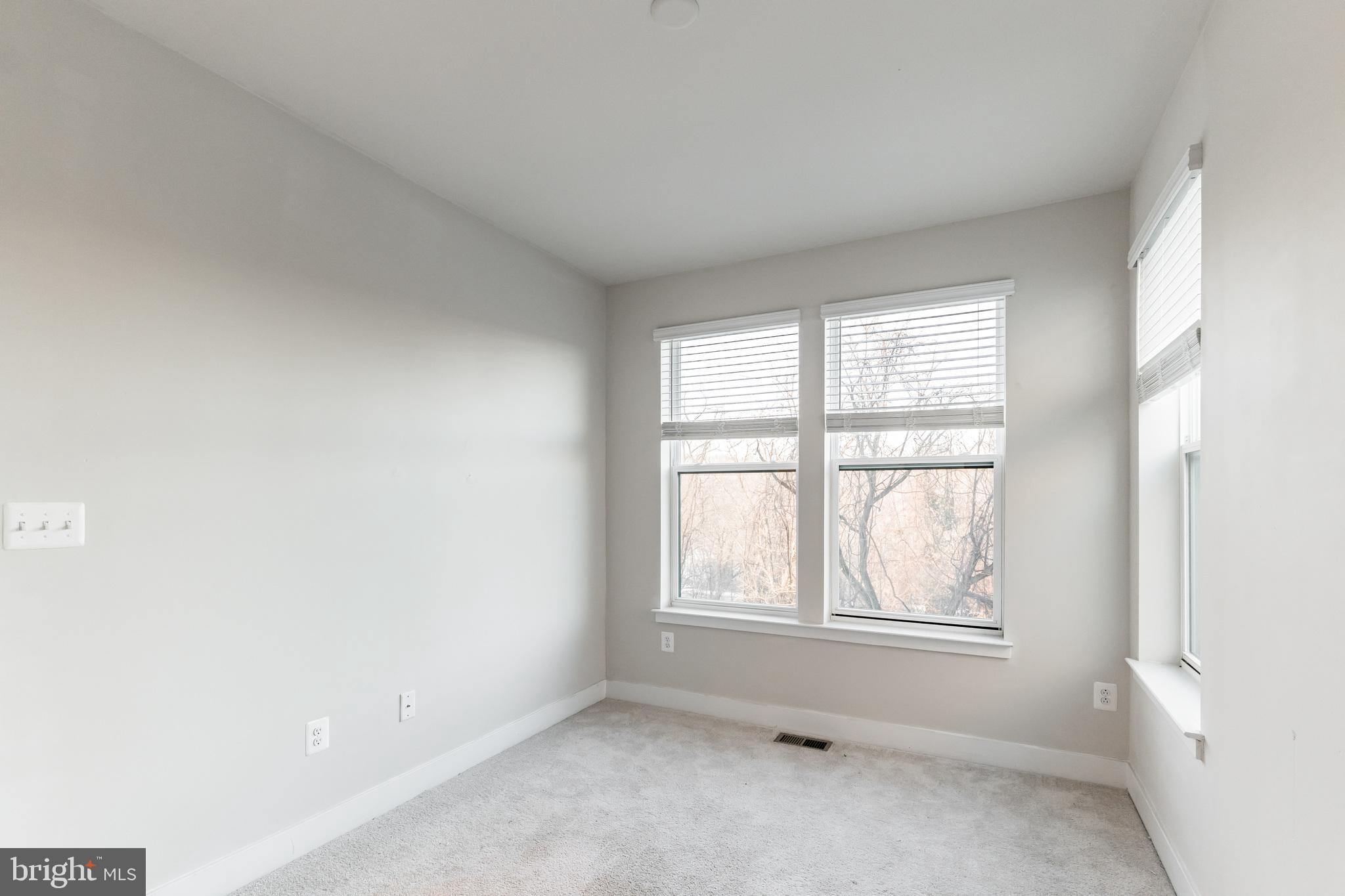 MEDFIELD - Residential