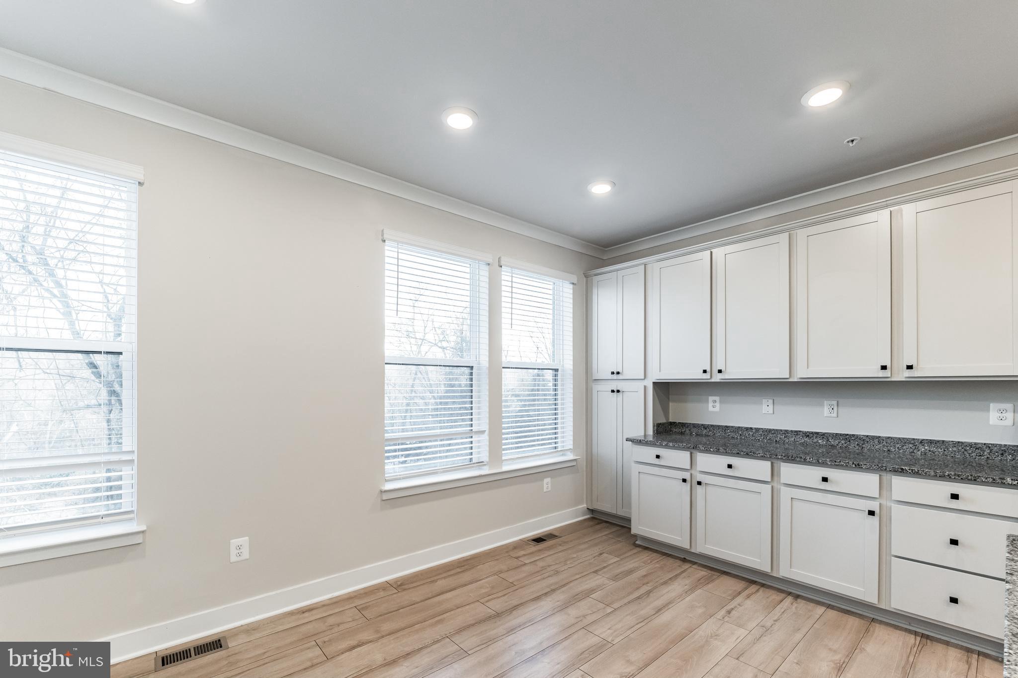 MEDFIELD - Residential