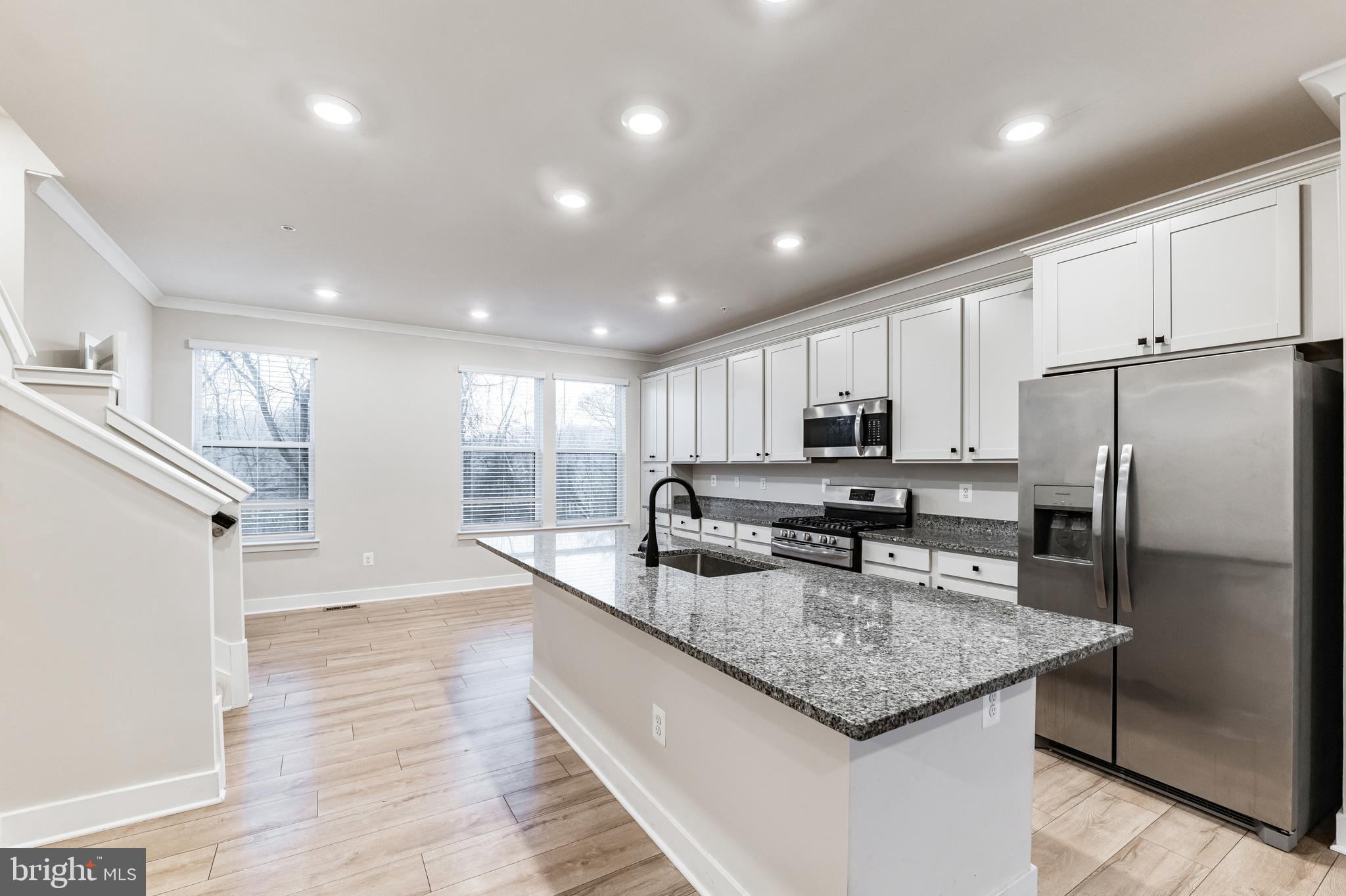 MEDFIELD - Residential